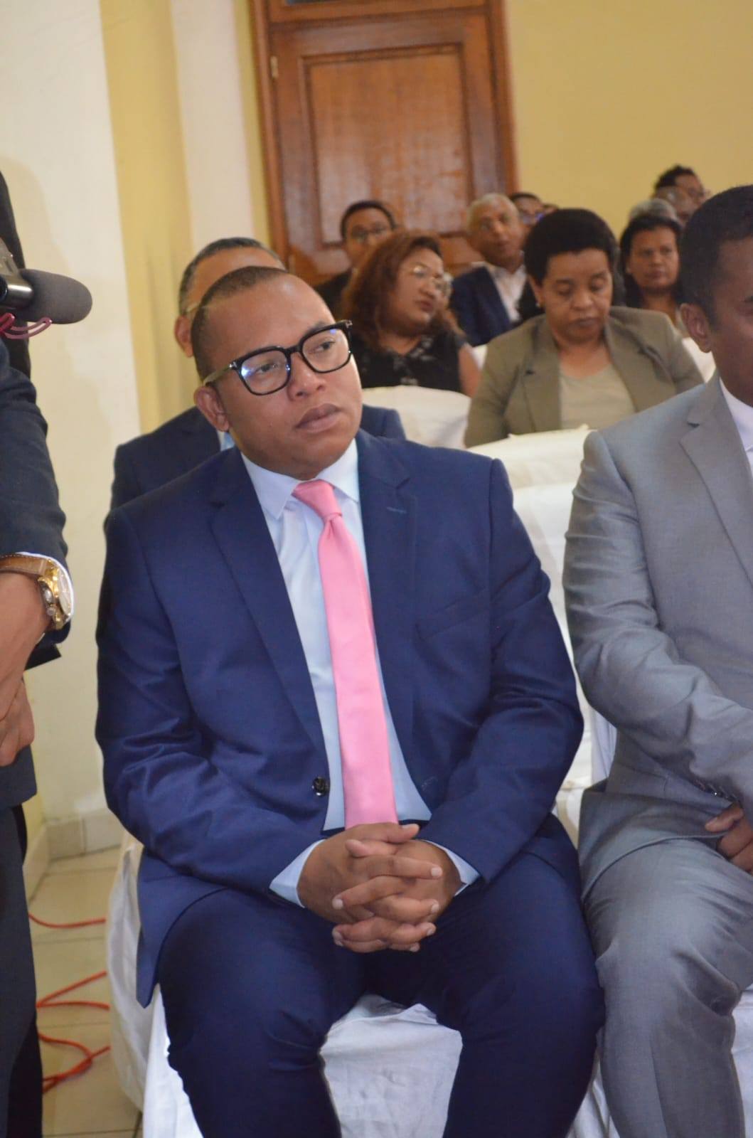 TONTOSA ANDROANY TETSY AMIN’NY FITSARANA TAMPONY ANOSY NY LANONANA ARA-PITSARANA NANATANTERAHANA NY FIAINANA HO AN’IREO TOMPO’ANDRAIKITRA AMBONY MIISA ROA DIA NY TALE JENERALIN’NY ARAI SY NY TALE JENERALIN’NY SAMIFIN .