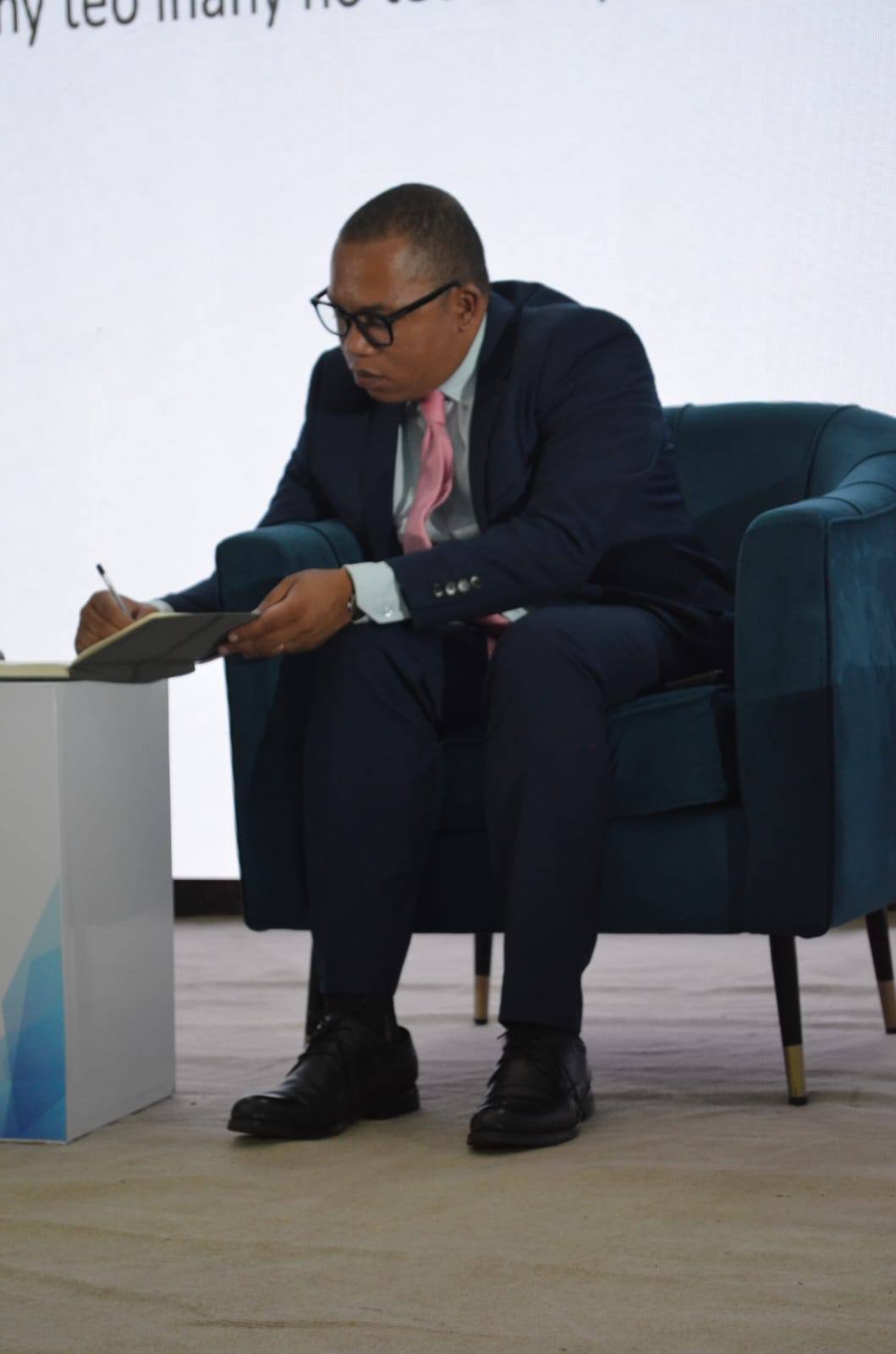 "PARLONS DEVELOPPEMENT - PARLONS REFONDATIONS"