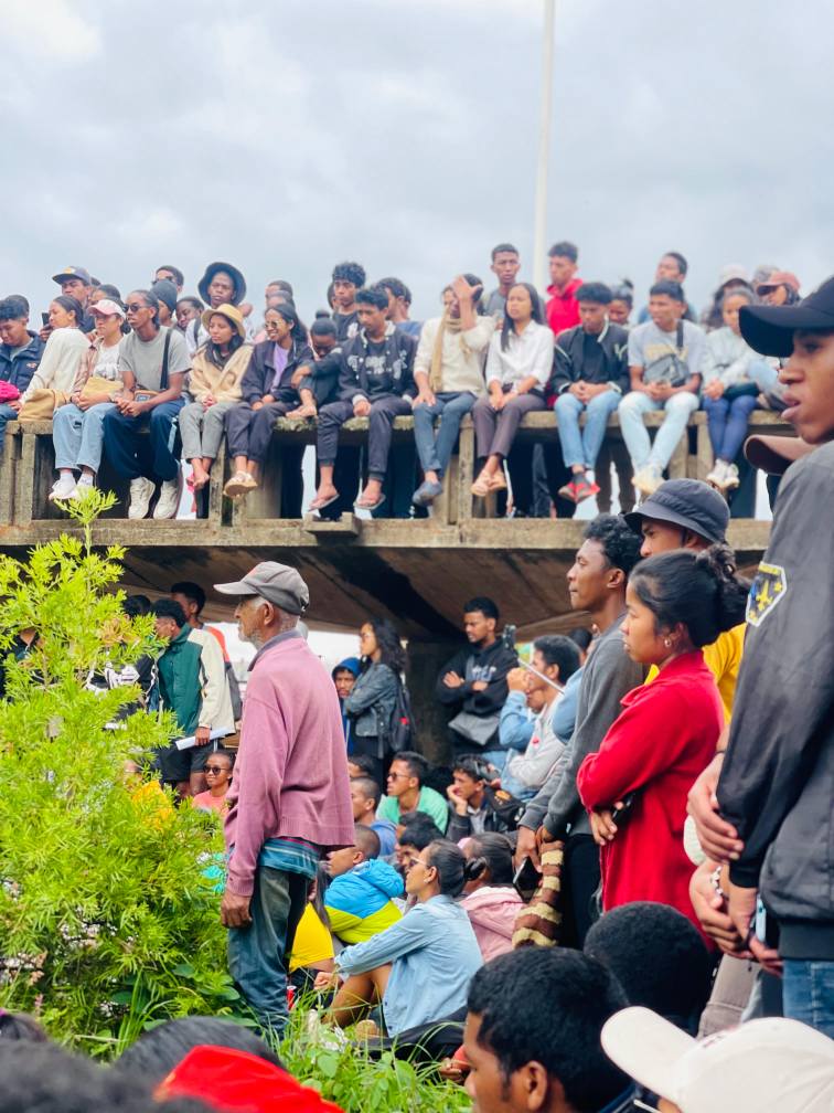 NAHASARIKA IREO MPIANATRY NY ANJERIMANONTOLO NY FAMPISEHOANA HIRAGASY NATAO TENY ANKATSO