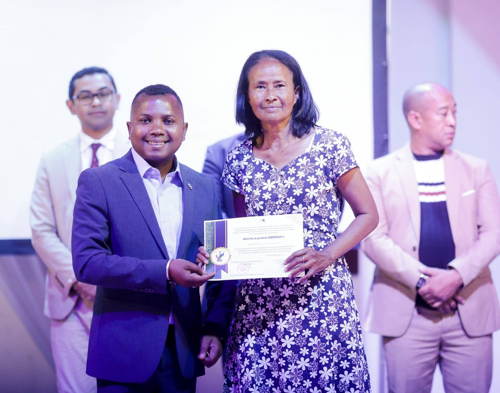 ANDRO IRAISAM-PIRENENA HO AN'NY MPIROTSAKA AN-TSITRAPO.