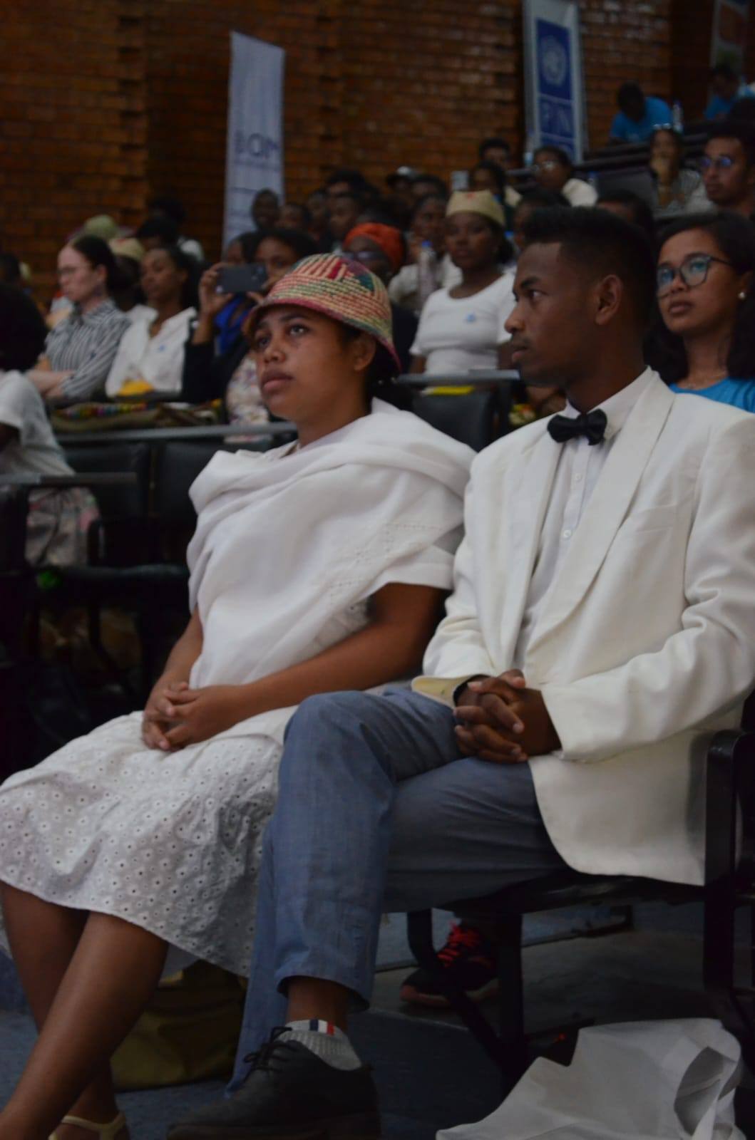 "PARLONS DEVELOPPEMENT - PARLONS REFONDATIONS"