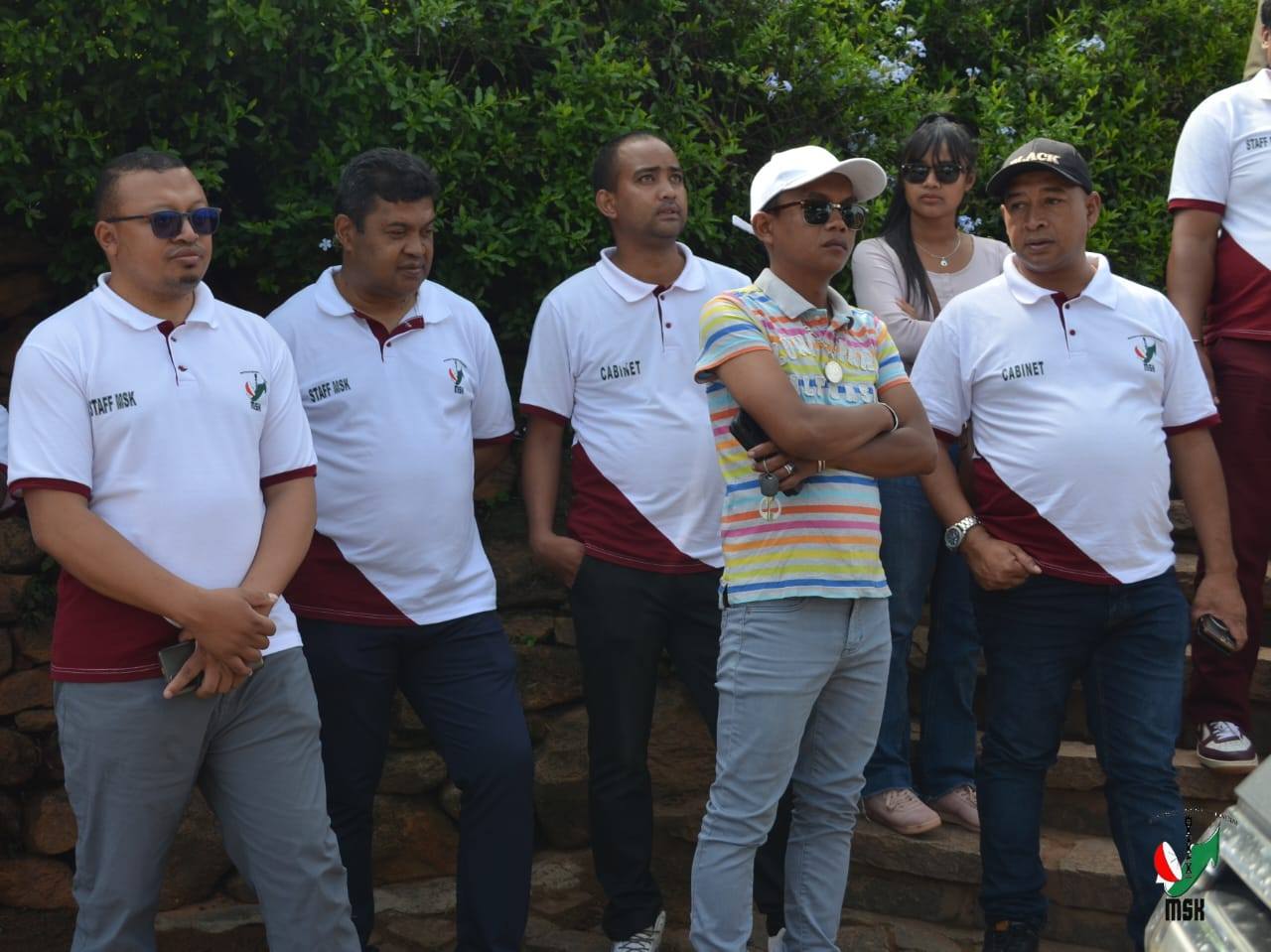 FITSIDIHANA NY VOHITRA AMBOHIMANGA : OMENA TOMBONY KOKOA NY MALAGASY