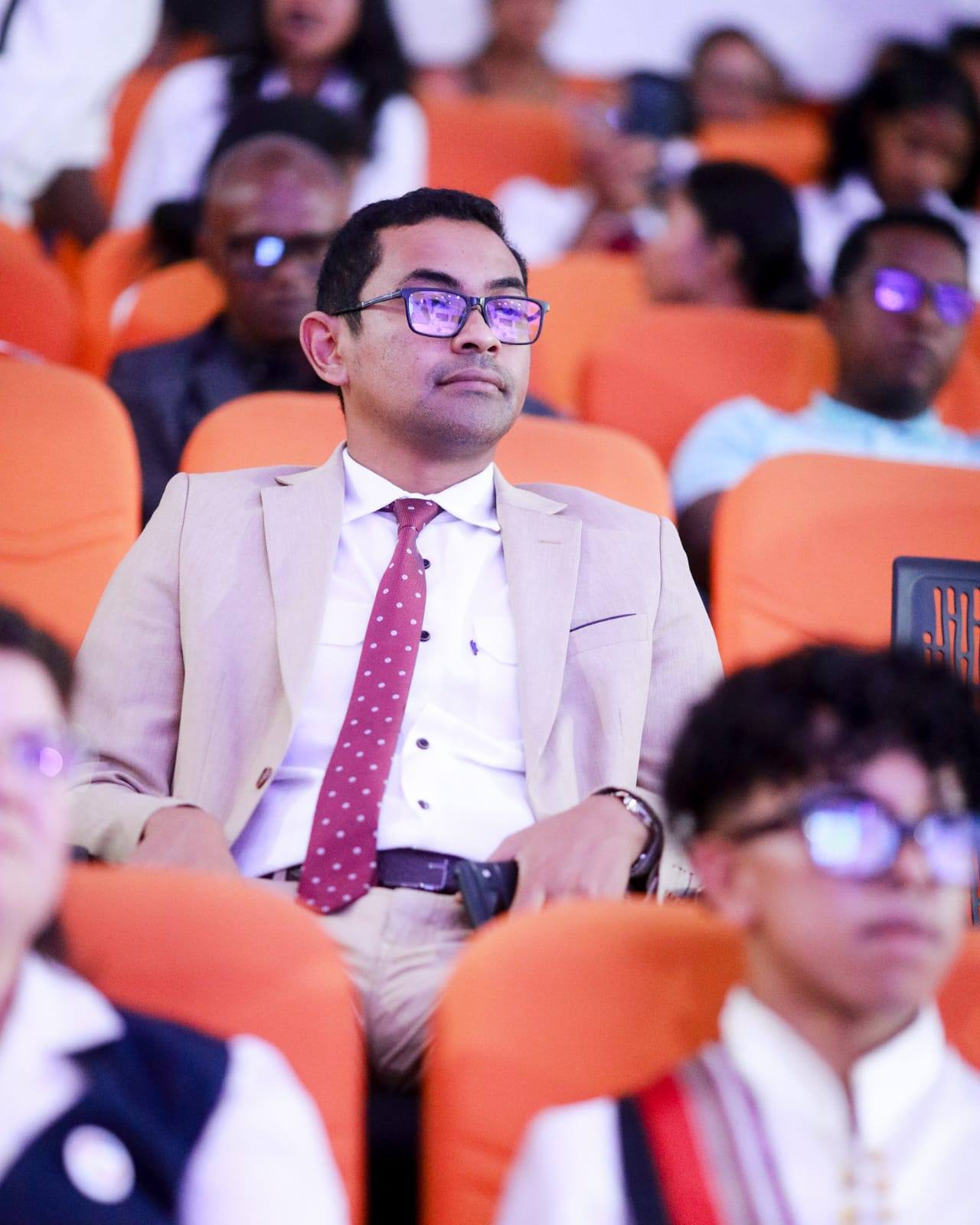 ANDRO IRAISAM-PIRENENA HO AN'NY MPIROTSAKA AN-TSITRAPO.