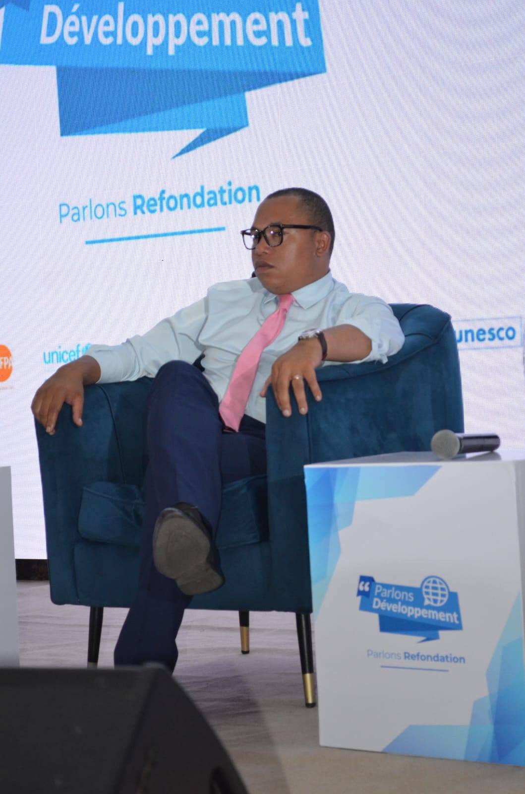 "PARLONS DEVELOPPEMENT - PARLONS REFONDATIONS"