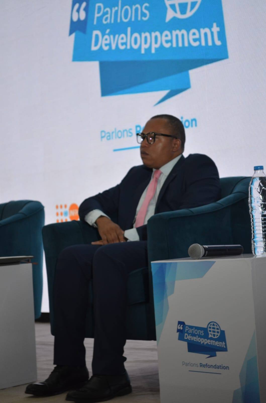 "PARLONS DEVELOPPEMENT - PARLONS REFONDATIONS"
