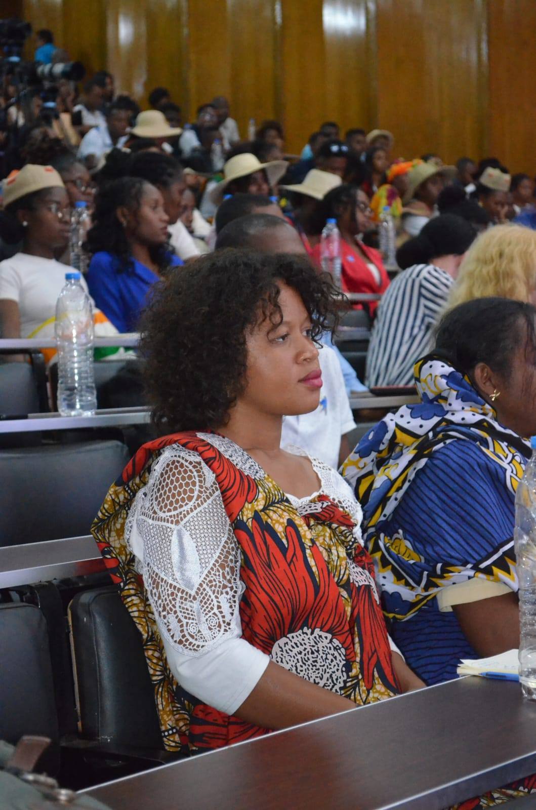 "PARLONS DEVELOPPEMENT - PARLONS REFONDATIONS"