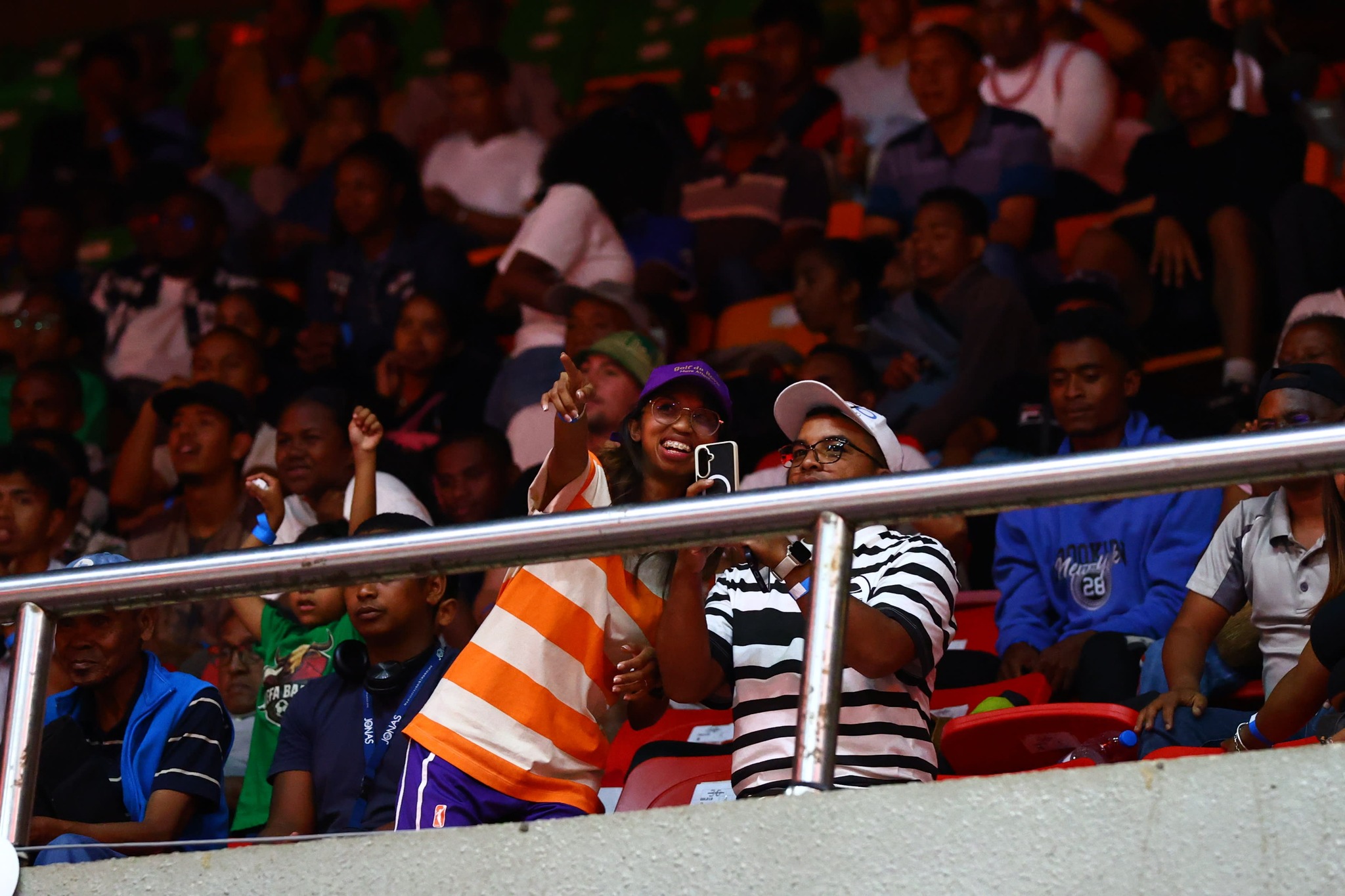 TONGA NANOHANA NY ANKOAY NY MINISITRINY SERASERA SY NY KOLONTSAINA.