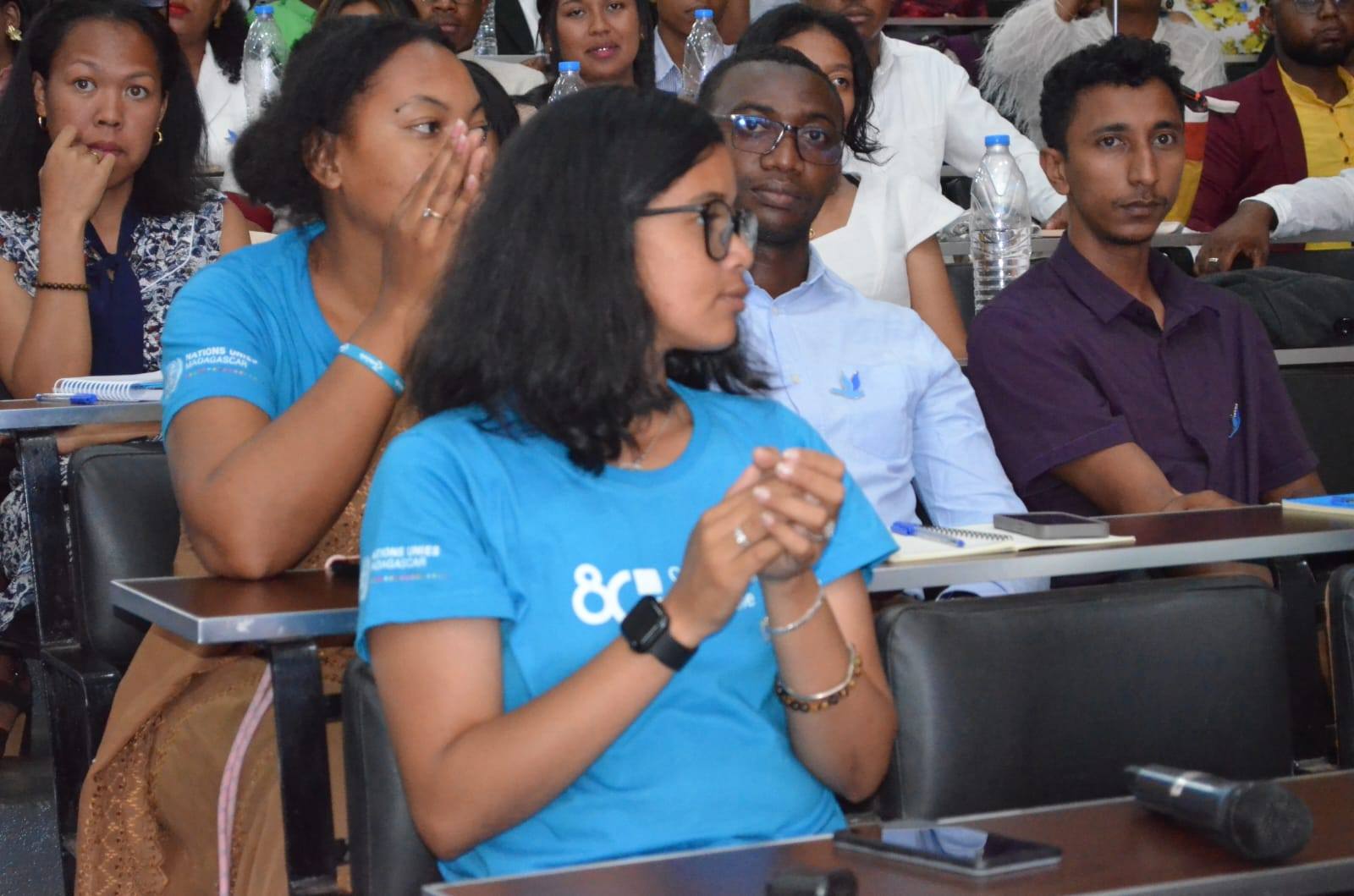 "PARLONS DEVELOPPEMENT - PARLONS REFONDATIONS"