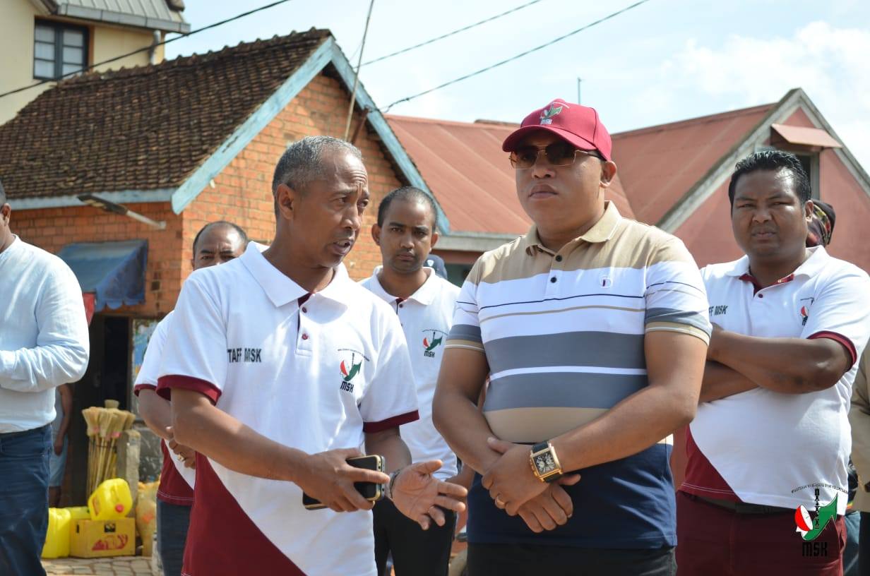 FITSIDIHANA NY VOHITRA AMBOHIMANGA : OMENA TOMBONY KOKOA NY MALAGASY