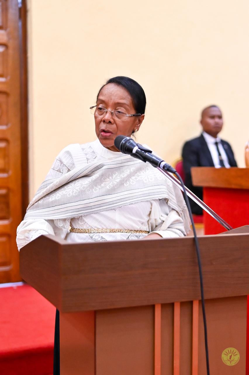 09 DESAMBRA 2025 | ANDRO IRAISAM-PIRENENA HIADIANA AMIN'NY KOLIKOLY , MINISITERAN'NY RAHARAHAM-BAHINY ANOSY.