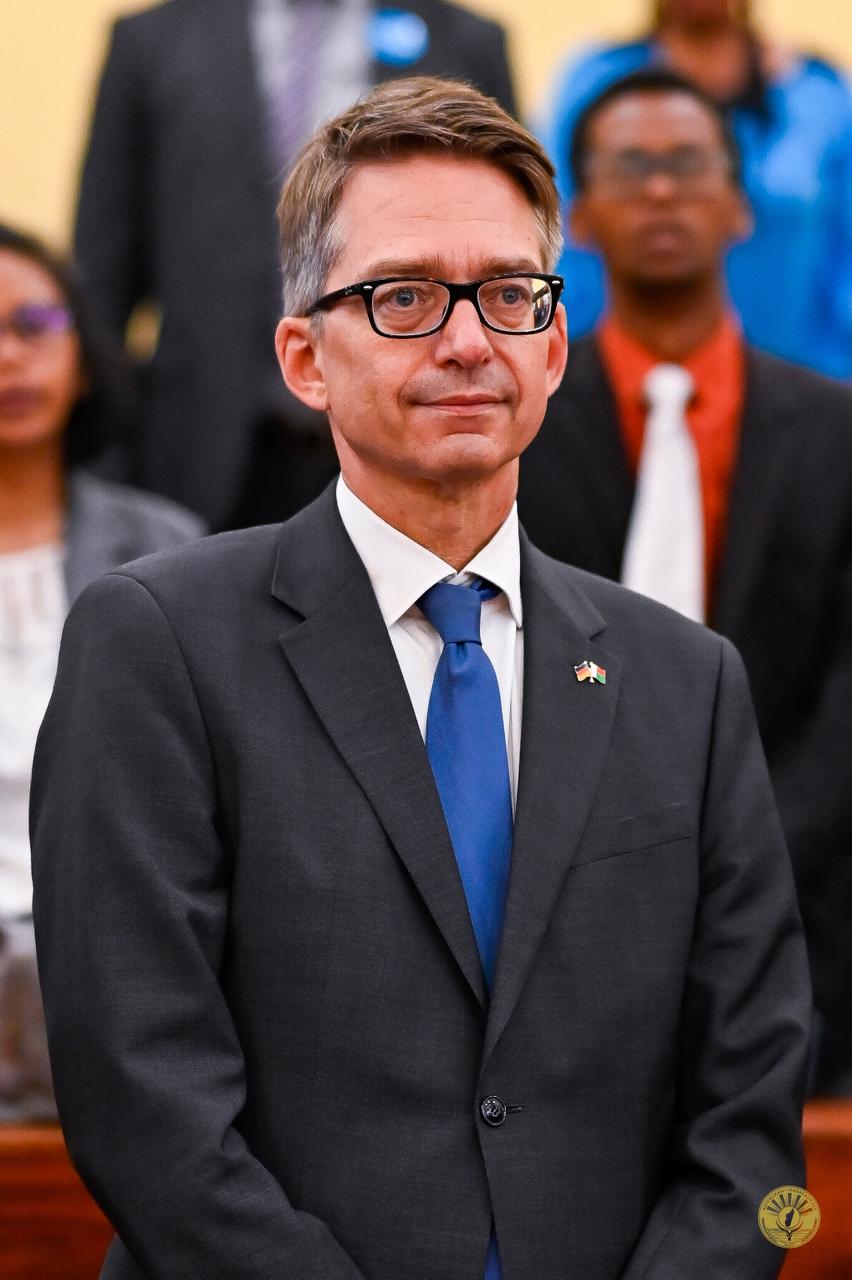 09 DESAMBRA 2025 | ANDRO IRAISAM-PIRENENA HIADIANA AMIN'NY KOLIKOLY , MINISITERAN'NY RAHARAHAM-BAHINY ANOSY.