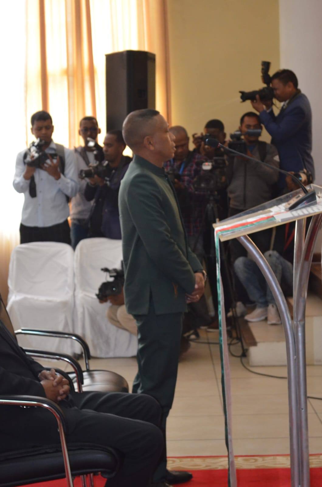 TONTOSA ANDROANY TETSY AMIN’NY FITSARANA TAMPONY ANOSY NY LANONANA ARA-PITSARANA NANATANTERAHANA NY FIAINANA HO AN’IREO TOMPO’ANDRAIKITRA AMBONY MIISA ROA DIA NY TALE JENERALIN’NY ARAI SY NY TALE JENERALIN’NY SAMIFIN .