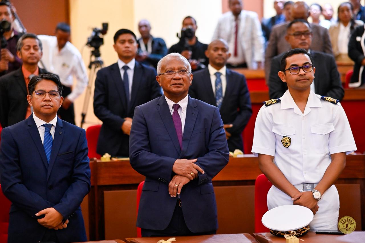 09 DESAMBRA 2025 | ANDRO IRAISAM-PIRENENA HIADIANA AMIN'NY KOLIKOLY , MINISITERAN'NY RAHARAHAM-BAHINY ANOSY.