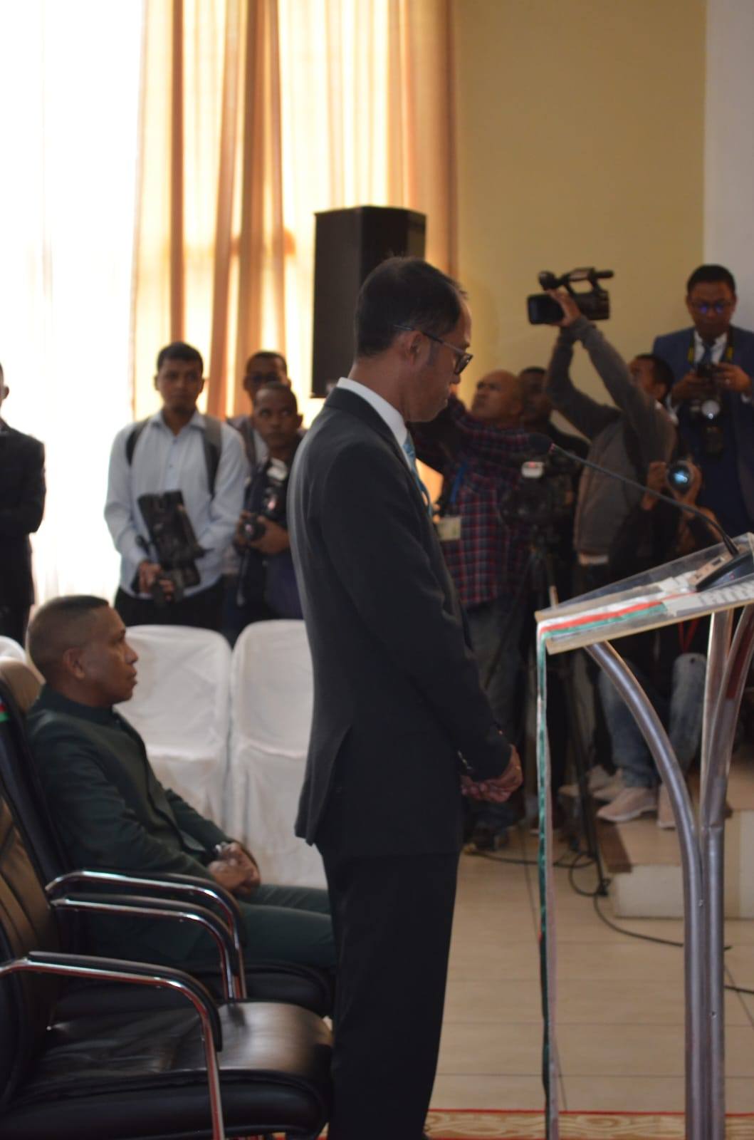 TONTOSA ANDROANY TETSY AMIN’NY FITSARANA TAMPONY ANOSY NY LANONANA ARA-PITSARANA NANATANTERAHANA NY FIAINANA HO AN’IREO TOMPO’ANDRAIKITRA AMBONY MIISA ROA DIA NY TALE JENERALIN’NY ARAI SY NY TALE JENERALIN’NY SAMIFIN .