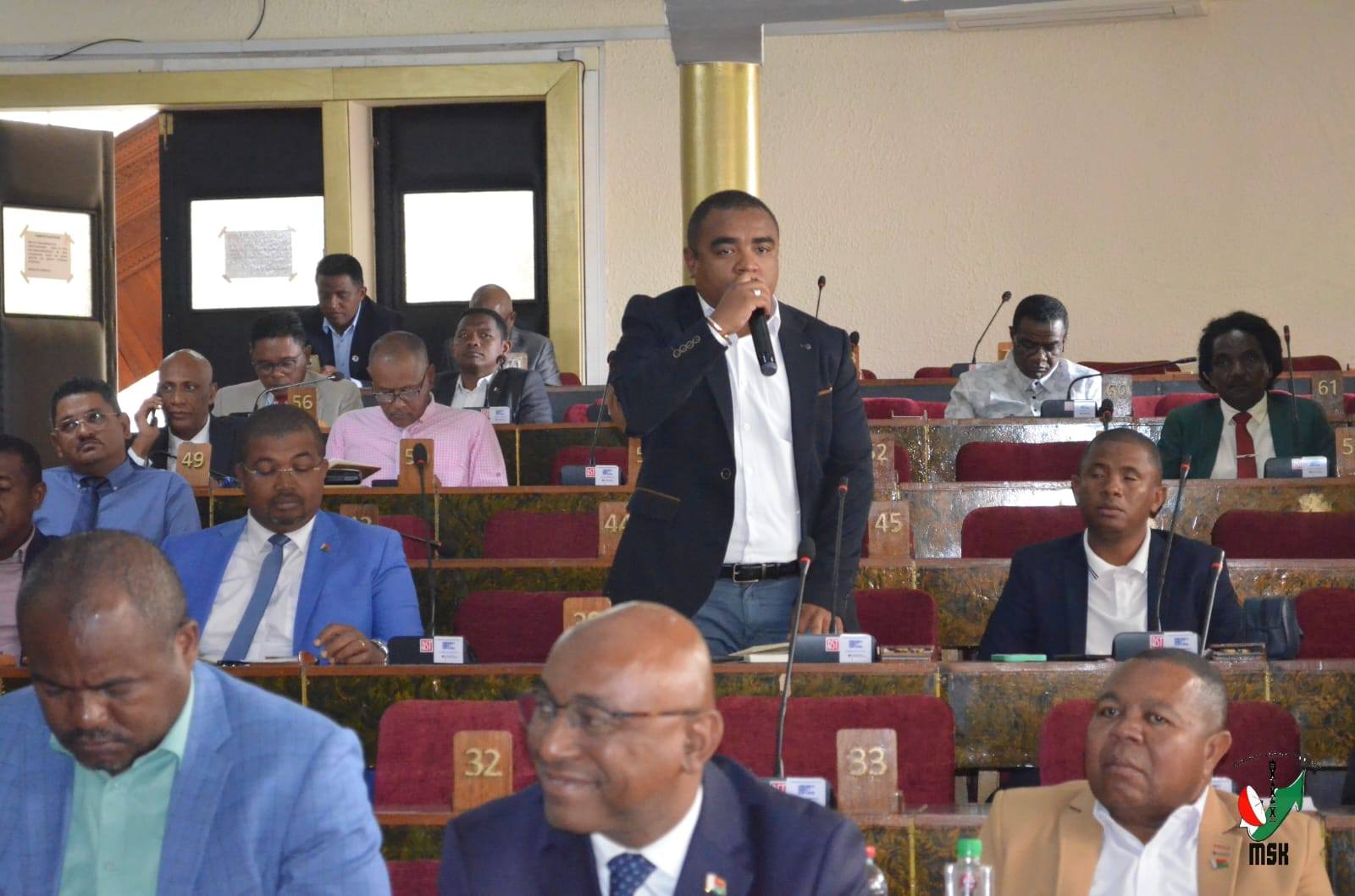 MIFARANA ANIO NY FIHAONANA MIVANTANA NAHARITRA ROA ANDRO NIFANATREHAN'NY GOVERNEMANTA SY NY ANTENIMIERAMPIRENENA