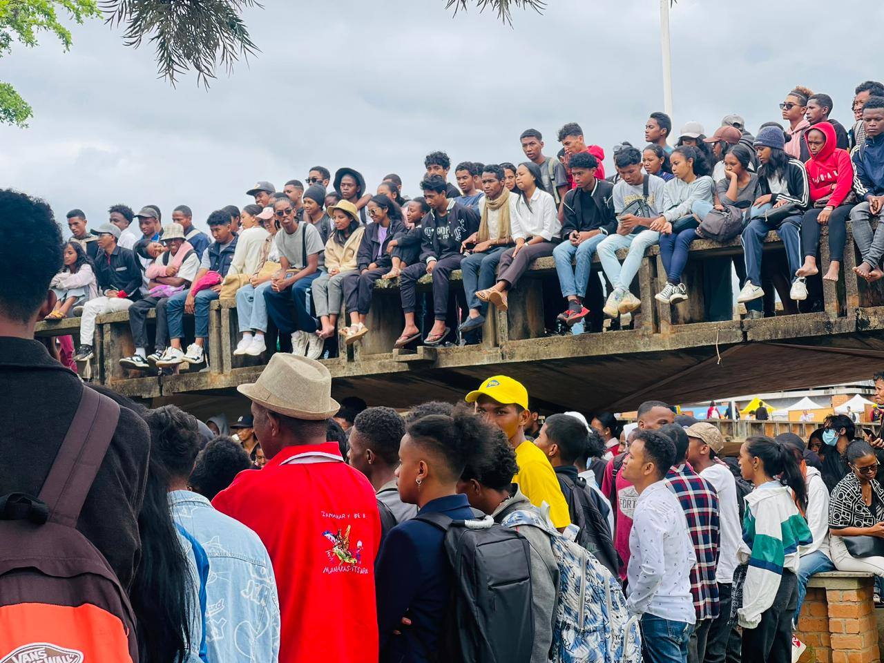 NAHASARIKA IREO MPIANATRY NY ANJERIMANONTOLO NY FAMPISEHOANA HIRAGASY NATAO TENY ANKATSO