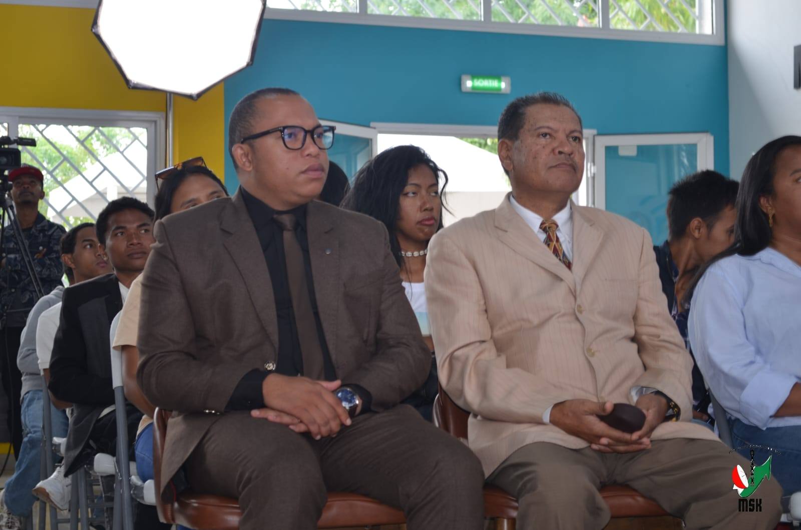 ISAN’NY HETSIKA NANAMARIHANA NY FAHA-6 STUDIO SIFAKA NATAO ANDROANY 12 Desambra 2025 NY ADIHEVITRA NAMPANDRASAN’ANJARA NY TANORA NIRESAHANA NY LOHAHEVITRA "NY TANORA SY NY FANAVAOZANA".