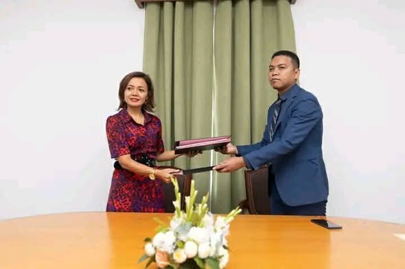 𝑀𝑒́𝑑𝑖𝑎𝑡𝑒𝑢𝑟 𝑑𝑒 𝑙𝑎 𝑅𝑒́𝑝𝑢𝑏𝑙𝑖𝑞𝑢𝑒