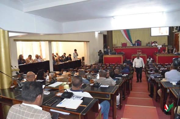 MANAO FANAVAOZANA NY FITAOVAN'NY TVM SY RNM NY MINISITERA ANKEHITRINY.