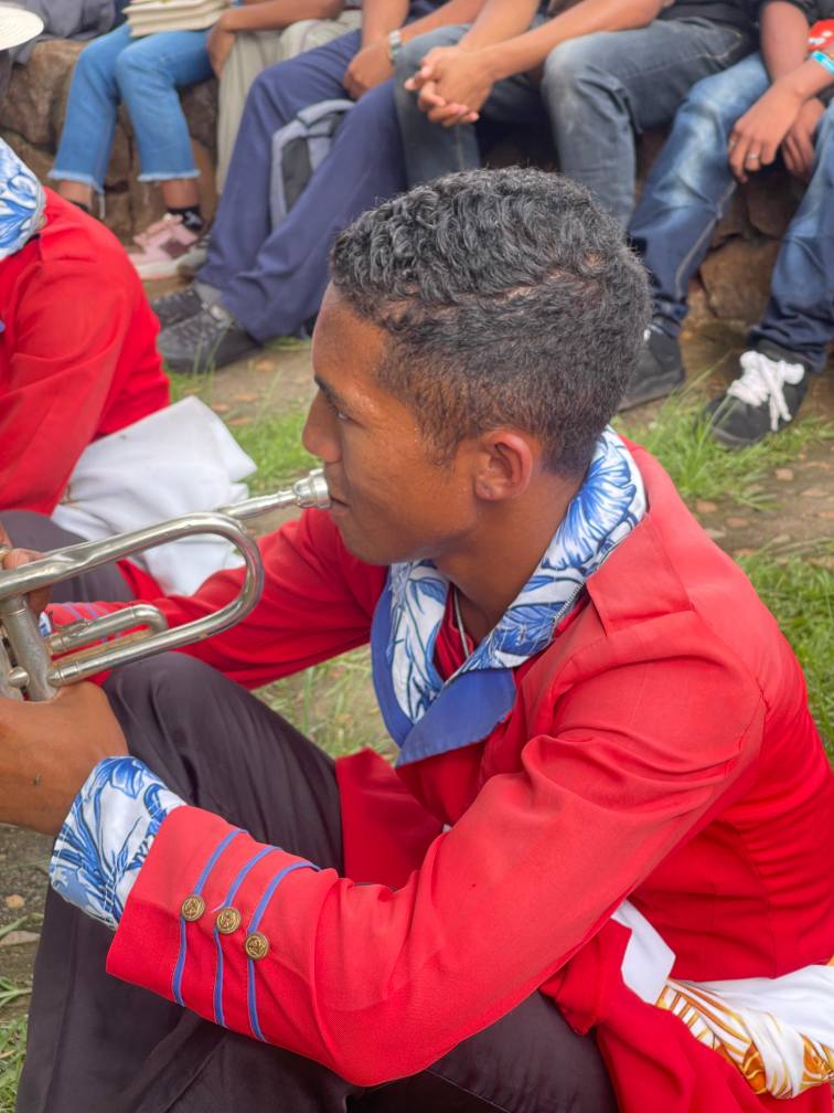 NAHASARIKA IREO MPIANATRY NY ANJERIMANONTOLO NY FAMPISEHOANA HIRAGASY NATAO TENY ANKATSO