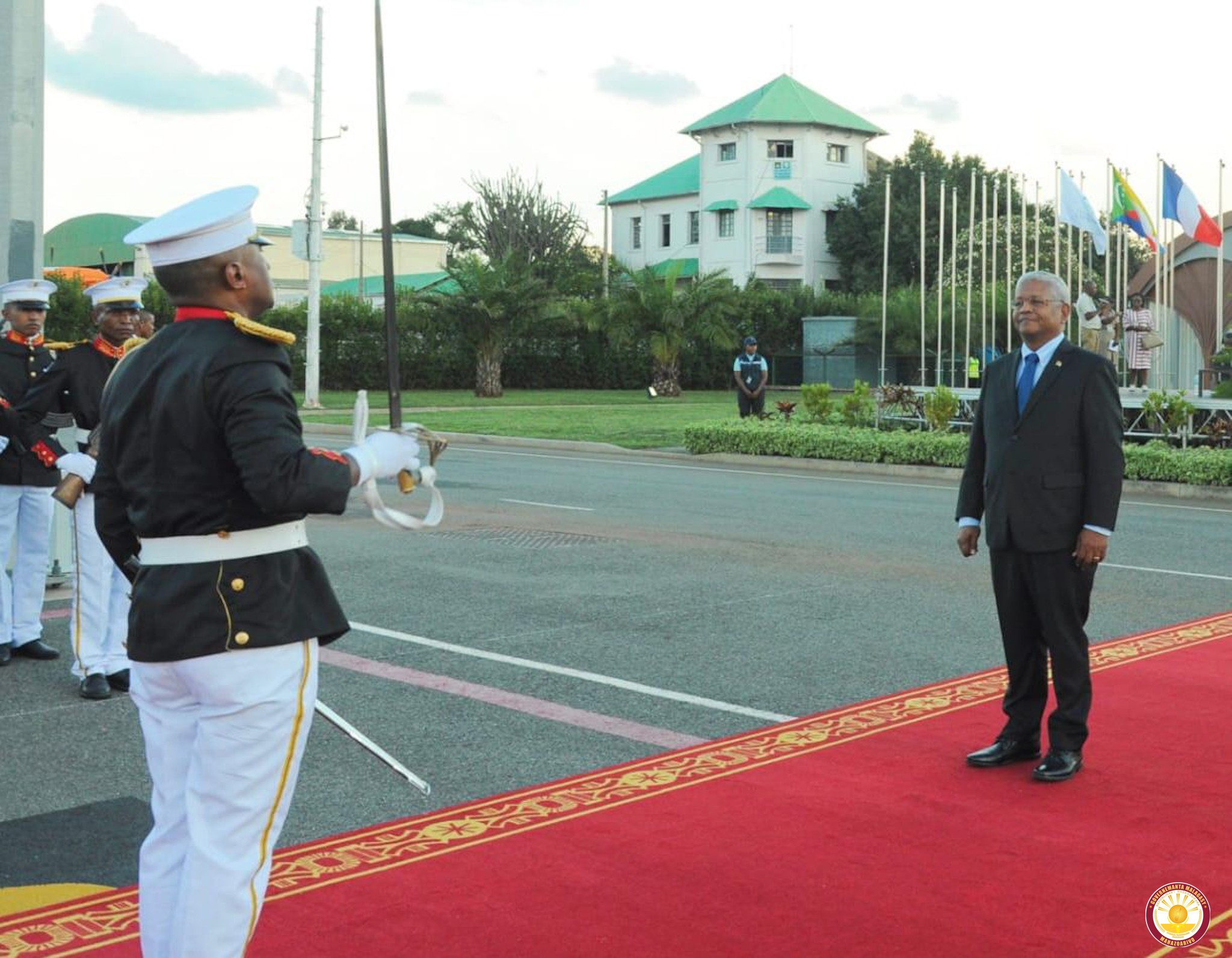 MIGADONA ETO MAGADASIKARA NY FILOHAN' NY REPOBLIKAN' I SEYCHELLES SY RAMATOA VADINY