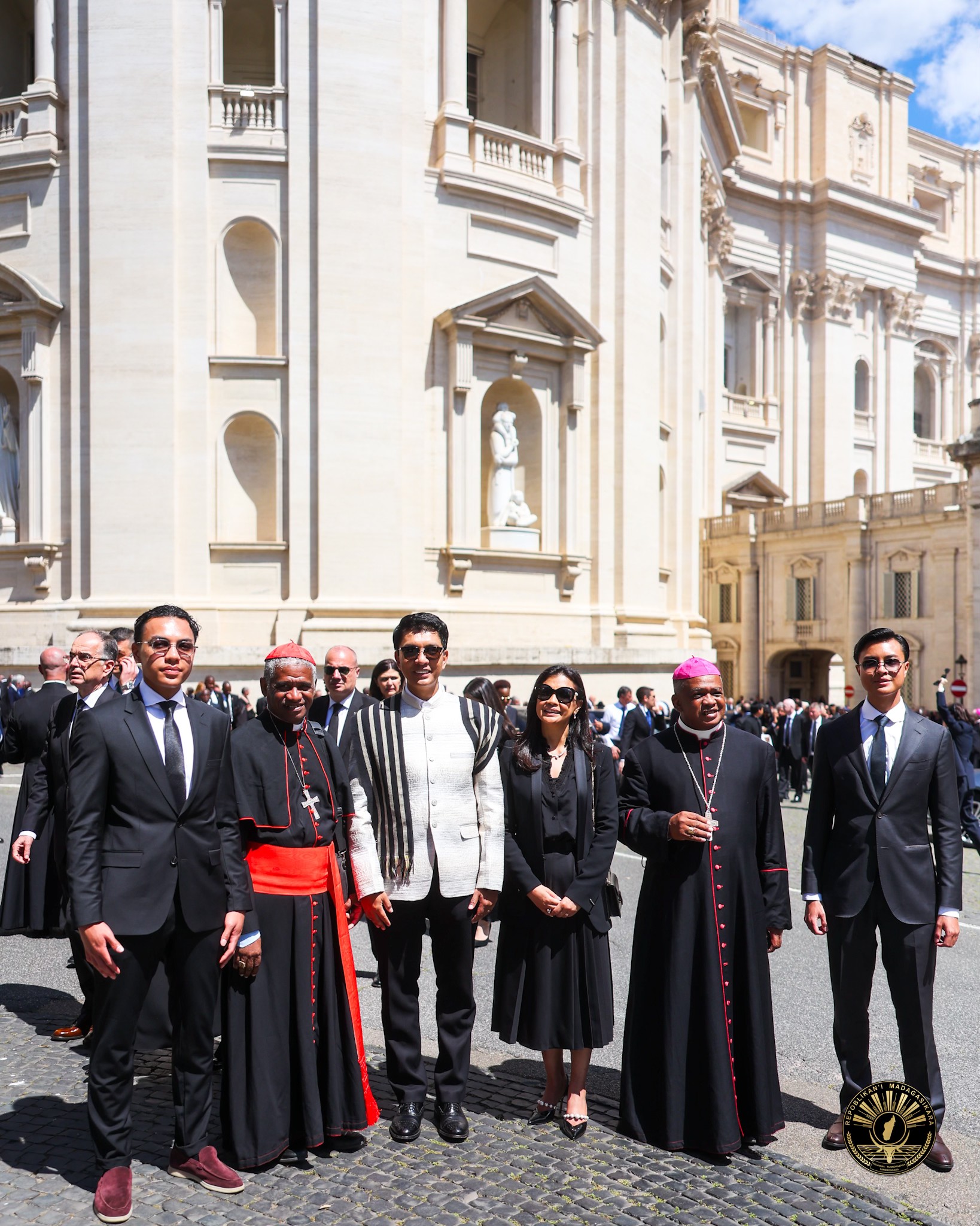 HOY NY FILOHA ANDRY RAJOELINA MANOHINA NY FO NY MAHITA AN' IZAO TONTOLO IZAO ETO AMIN' NY KIANJAN' I MASINDAHY PIERA ETO VATICAN