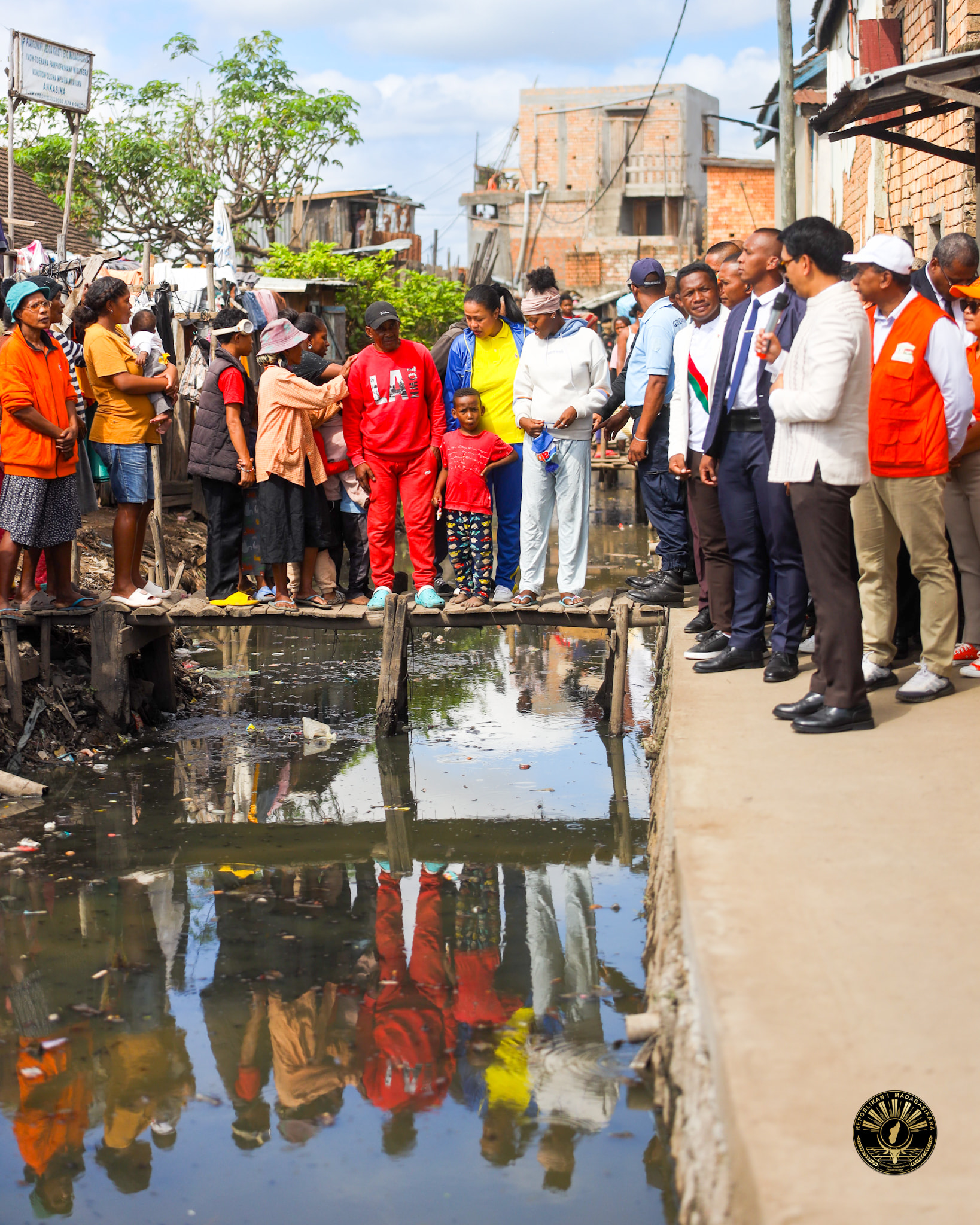 TANJON' NY TETIKASA PRODUIR IZAY HIARAHANA AMIN' NY BANKY IRAISAM-PIRENENA NY FANATSARANA NY TOE-PIAINAN' NY MPONINA AN-DRENIVOHITRA