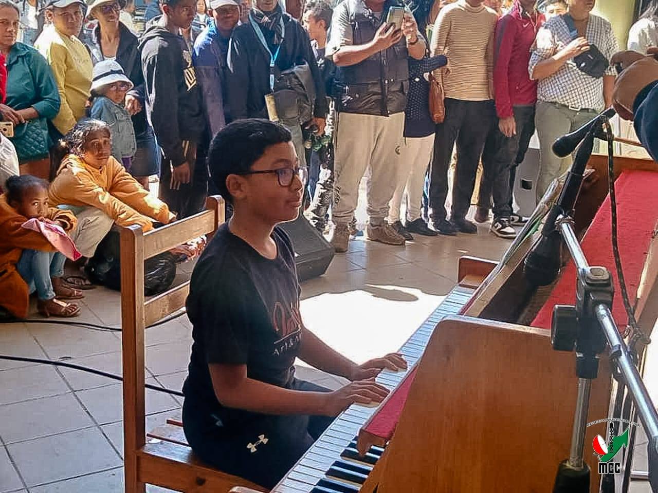 HETSIKA ARA-KOLOTORALY TAFIDITRA AO ANATIN' NY FETIN' NY MOZIKA