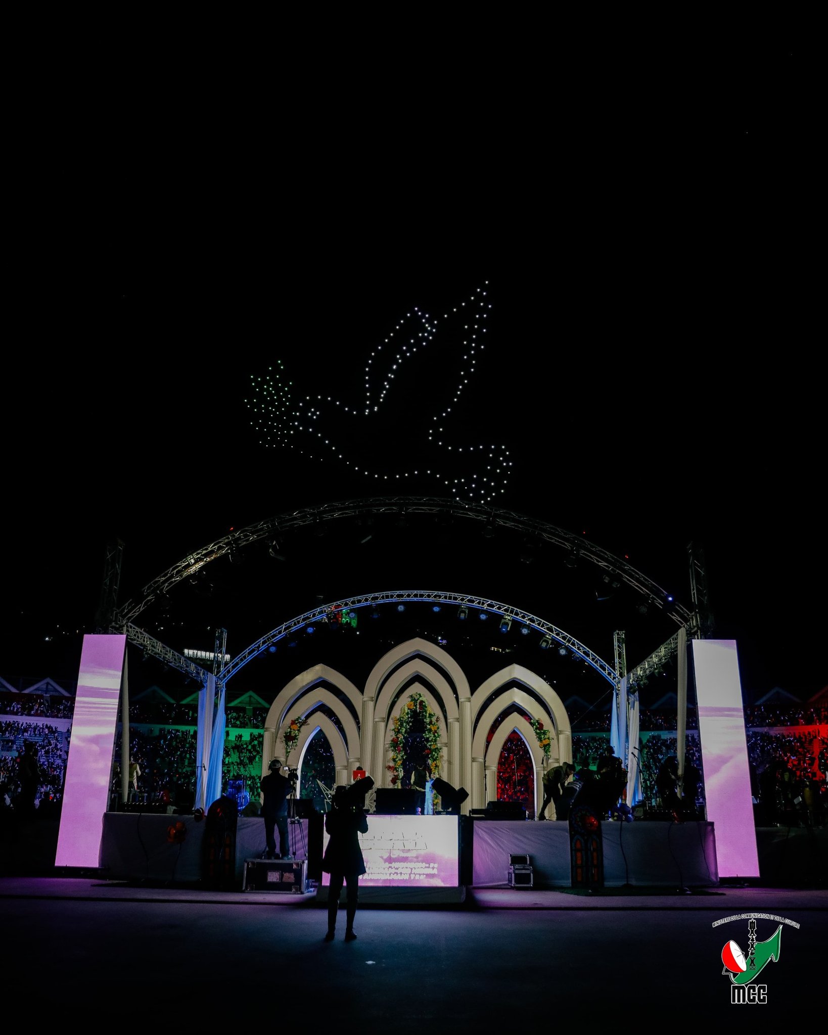 ANTSAM-PIDERANA HO AN' NY FIRENENA