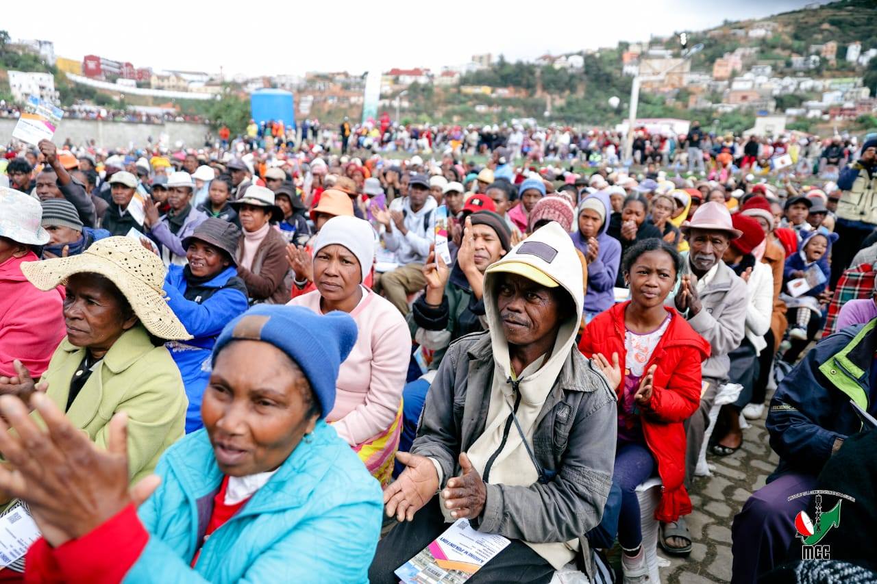 FAMPIROBOROBOANA NY MAHA OLONA SY ASA SOSIALY TETO FIANARANTSOA