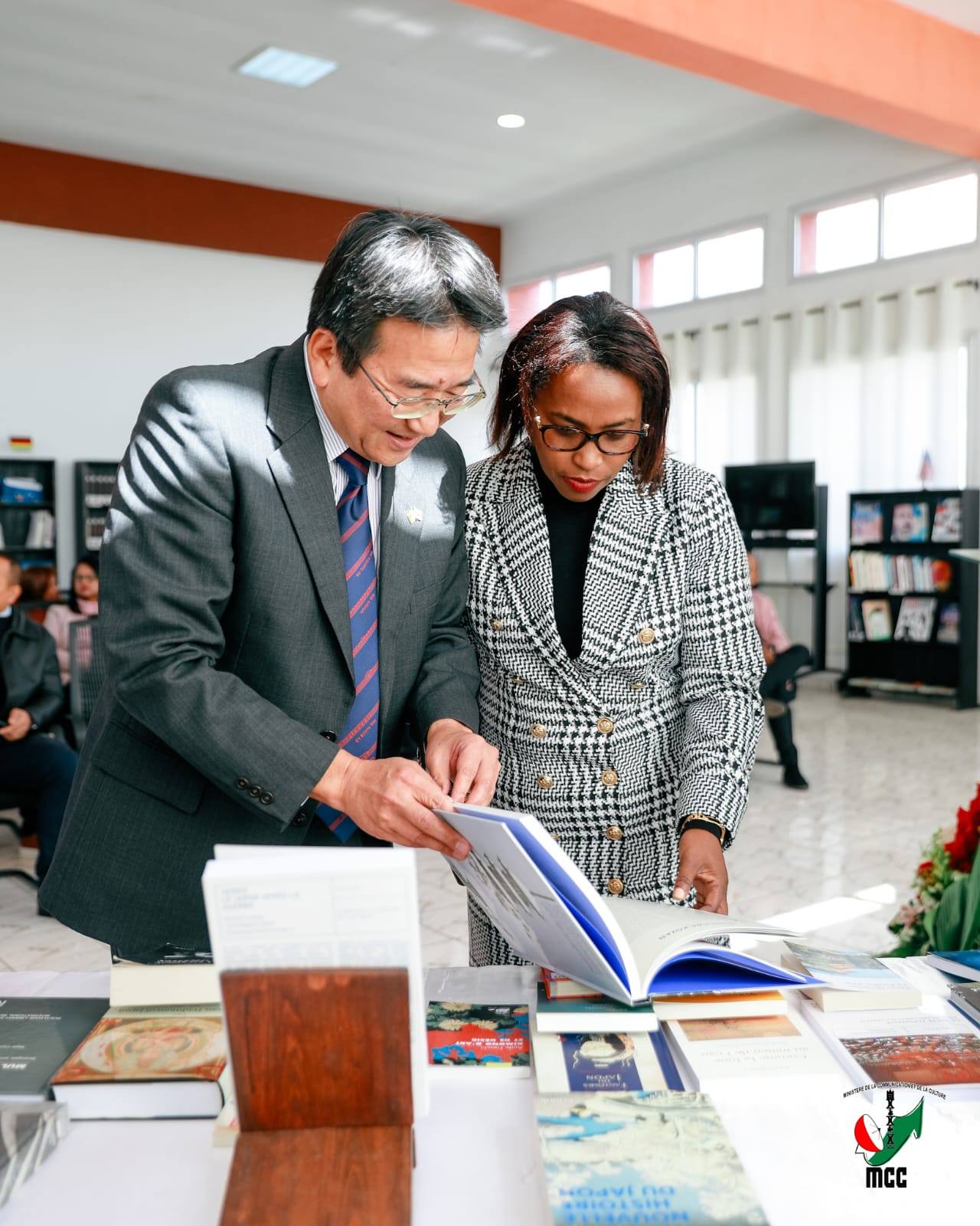 TSY FANOMEZANA TSOTRA FOTSINY IHANY NY LANONANA FANOLORANA BOKY FA FANEHOANA FASAKAIZANA, FIARAHA-MIASA ARY FITOKISANA LALINA