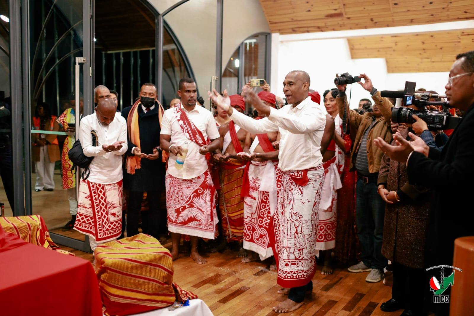 AMIN' NY MAHA SINGA ARA-KOLONTSAINA NY KABESO DIA MITANA TOERANA LEHIBE EO AMIN' NY FANOMEZAN-DANJA NY HAREMBAKOKA NY FAMERENANA AZY AMIN'NY TOERANA NIAVIANY