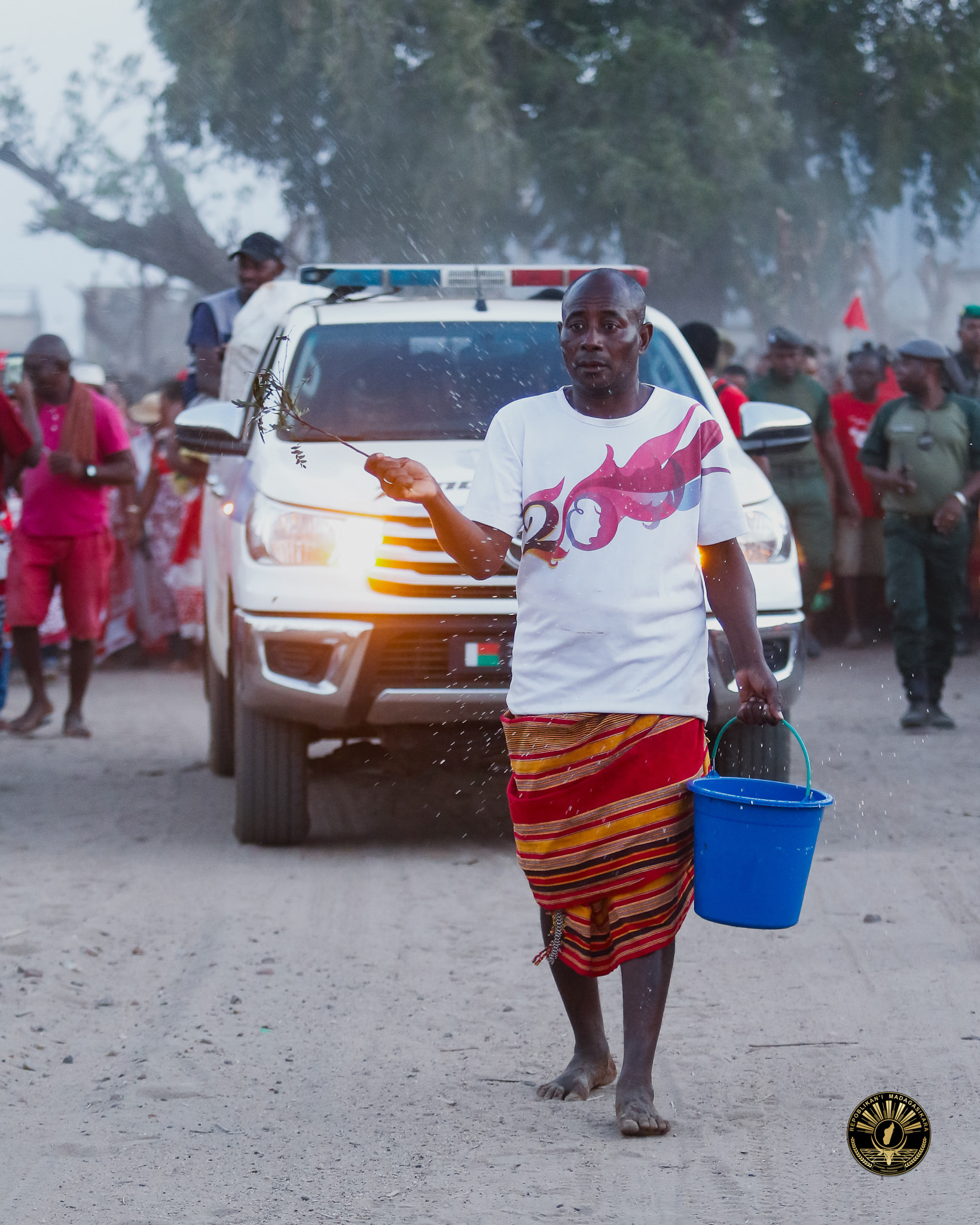 NY FANDRAISAN' NY VAHOAKAN' NY FARITRA MENABE NY KABESON' NY AMPANJAKA TOERA SY IREO MPITARI-TAFIKA ROA LAHY