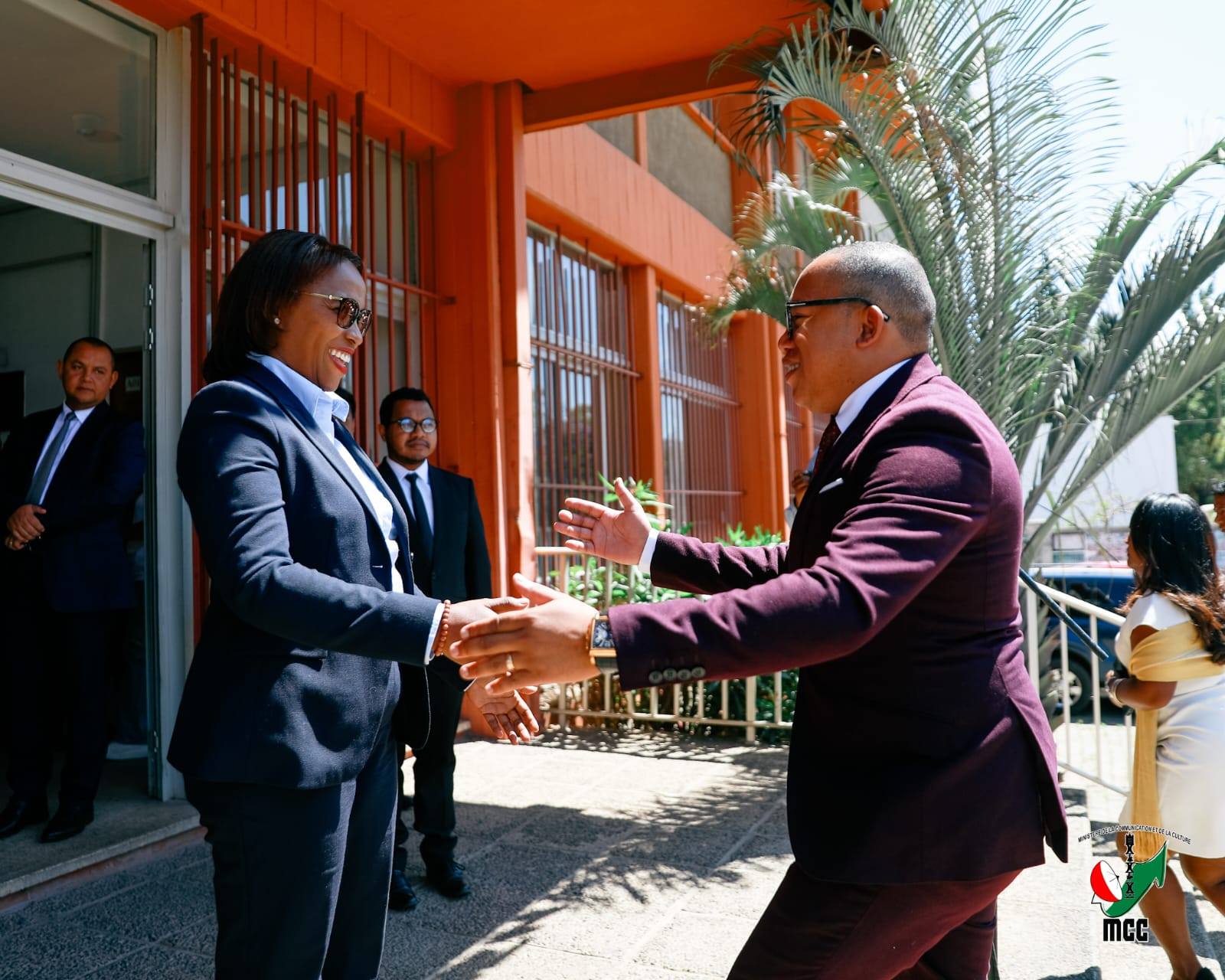 29/10/25 ANDROANY NO NANDRAY NY FITANTANAN-DRAHARAHA OFISIALY NY MINISITRY NY SERASERA SY NY KOLONTSAINA GASCAR FENOSOA