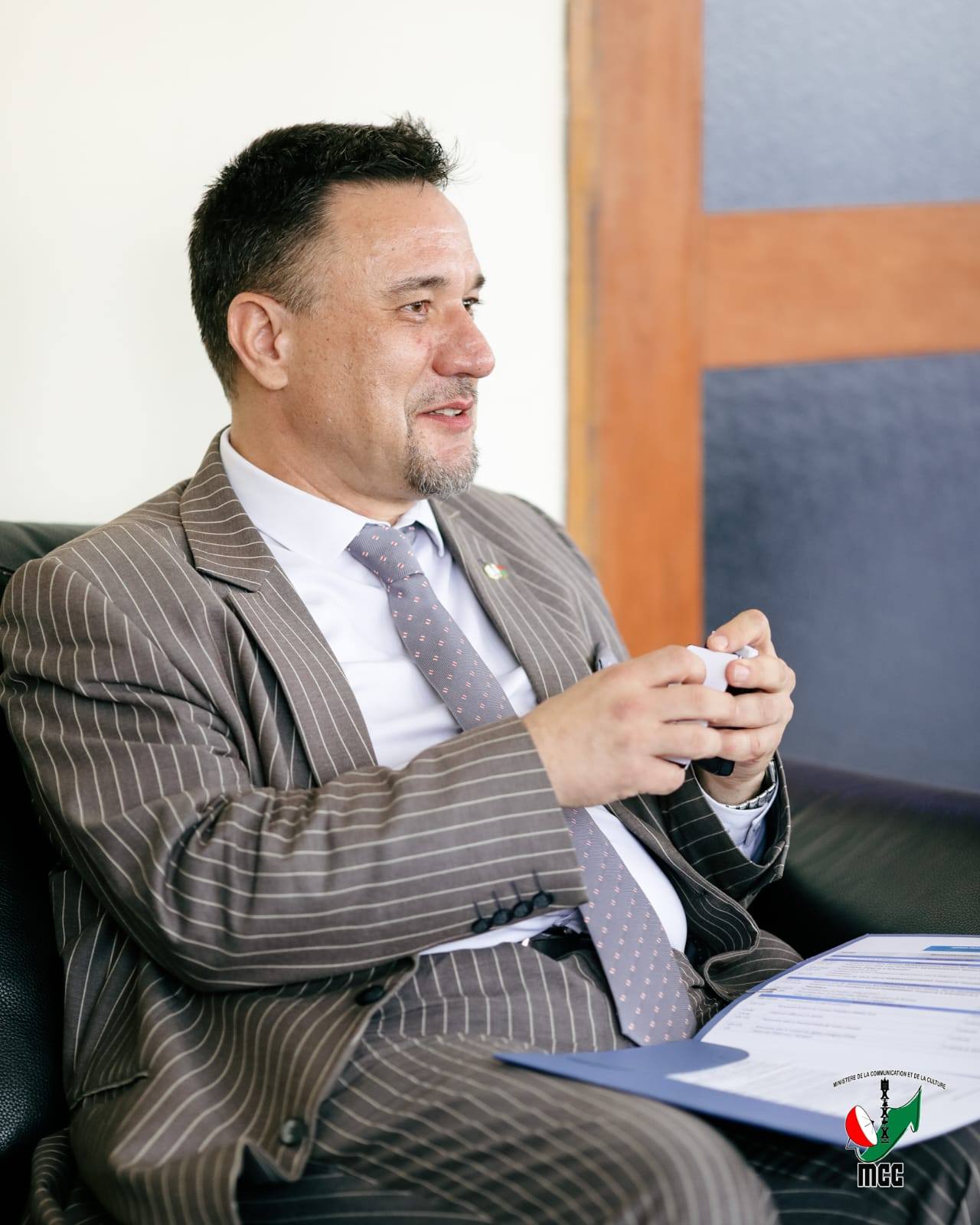 FANDRAISAN'ANDRIAMATOA MINISITRY NY SERASERA SY KOLONTSAINA NY SOLON-TENA MAHARITRY NY VONDRON'NY FIRENENA MITENY FRANTSAY