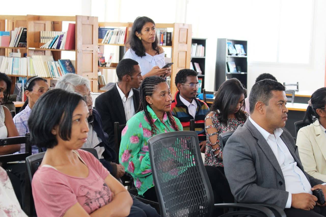 FAMPAHAFANTARANA ILAY TANTARA FORONINA "DEUX COEURS DANS MON CORPS"