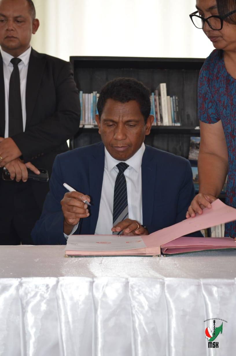 TOMPON' ANDRAIKITRA AMBONY MAROMARO EO ANIVON' NY MINISTERAN' NT SERASERA SY NY KOLONTSAINA NO NANDRAY NY ASANY ANDROANY ALAROBIA 10 DESAMBRA 2025 TAORIAN' NY NAHAVOATENDRY AZY IREO NANDRITRA NY FILAN-KEVITRY NY MINISITRA NY ALATSINAINY 08 DESAMBRA 2025 L