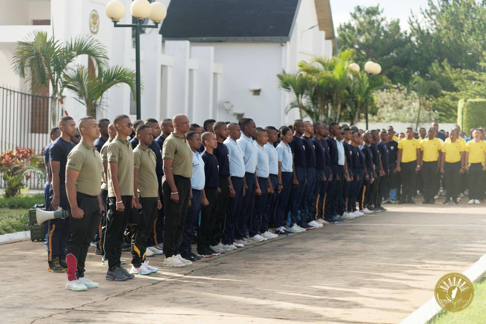 NY MANAMBONINAHITRA IZAO NO ANTENAIN' NY VAHOAKA