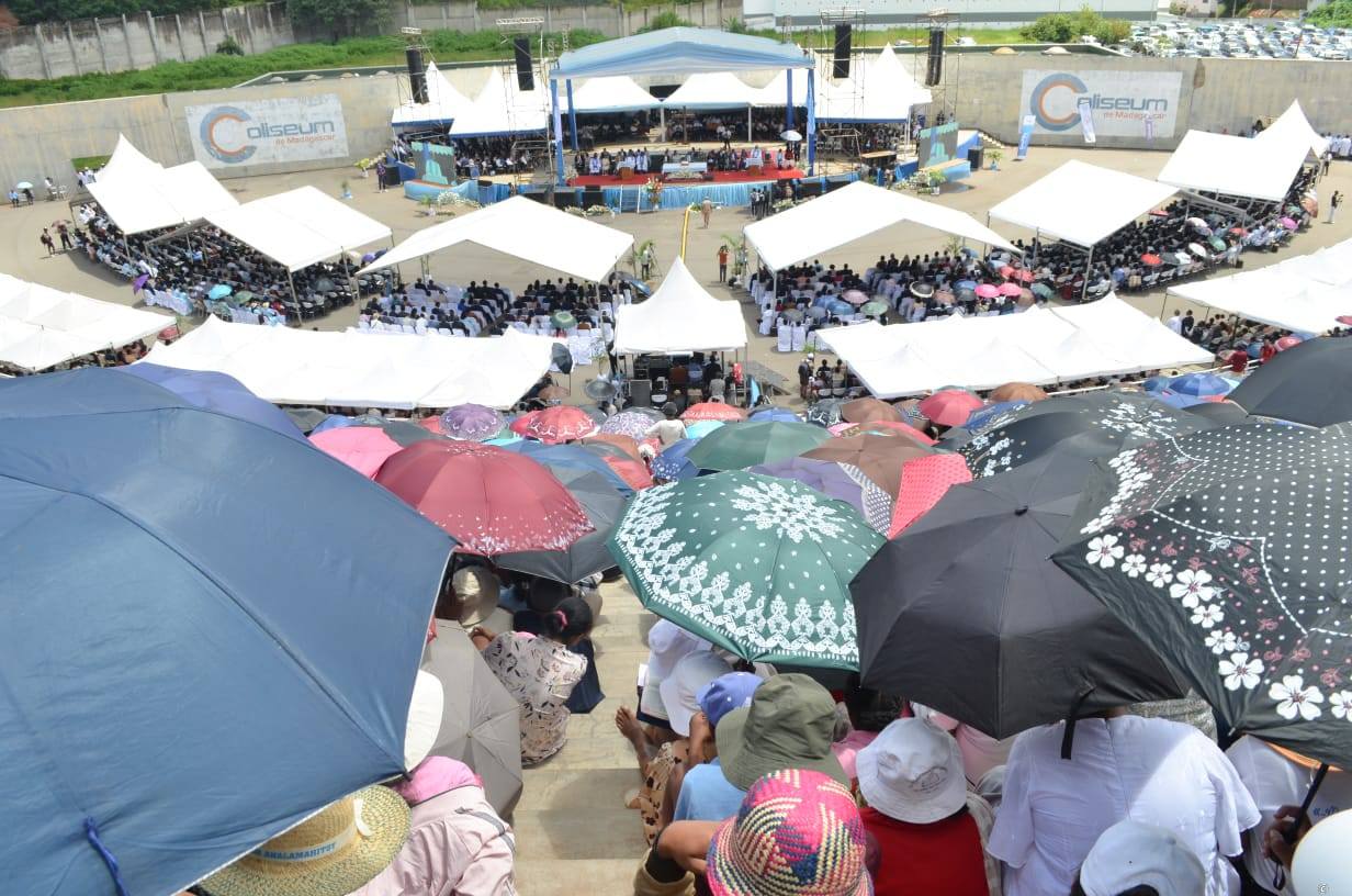 NAMPITA MIVANTANA NY FANOMPOAM-PIVAVAHANA TENY ANTSONJOMBE NY TELEVIZIONA FAHAZAVANA AN' NY FIANGONANA FJKM