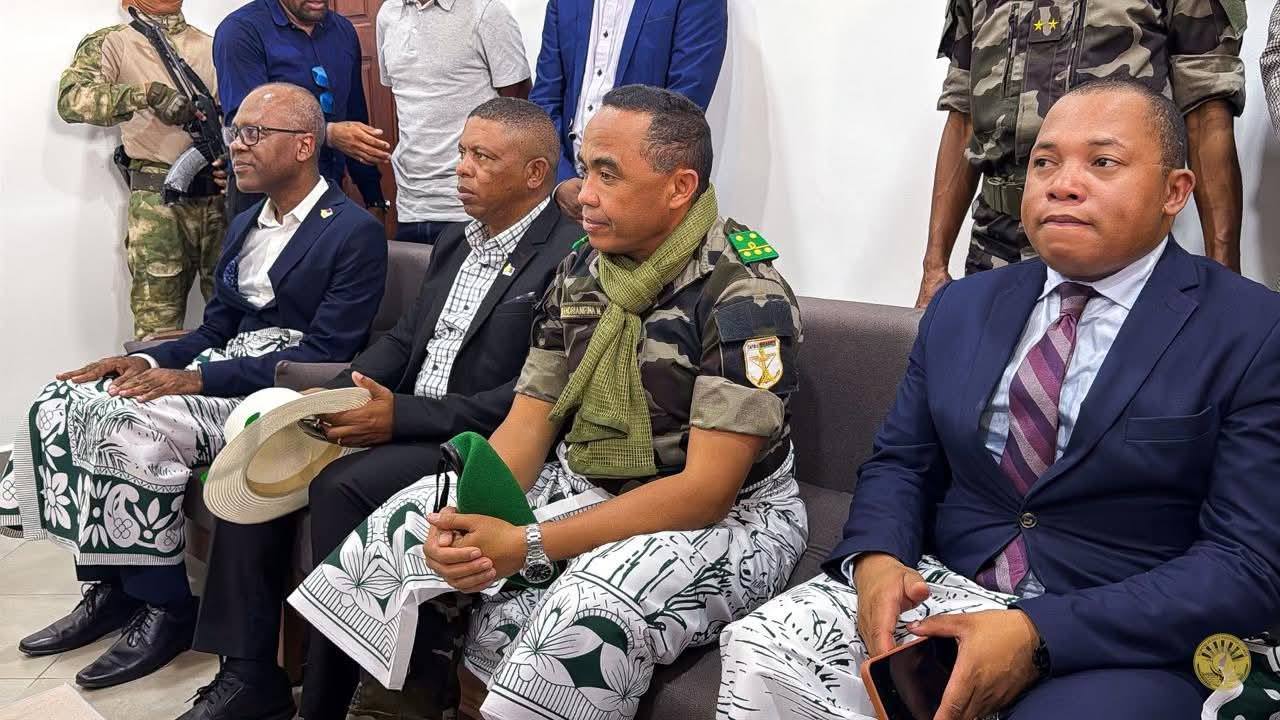 NAVERIN' NY KOLONELY RANDRIANIRINA MICHAEL NY SIDINA MAMPIFANDRAY AN' I ANTALAHA AMIN' NY FARITRA ATSINANANA REHEFA NIATO NANDRITRA NY 10 TAONA