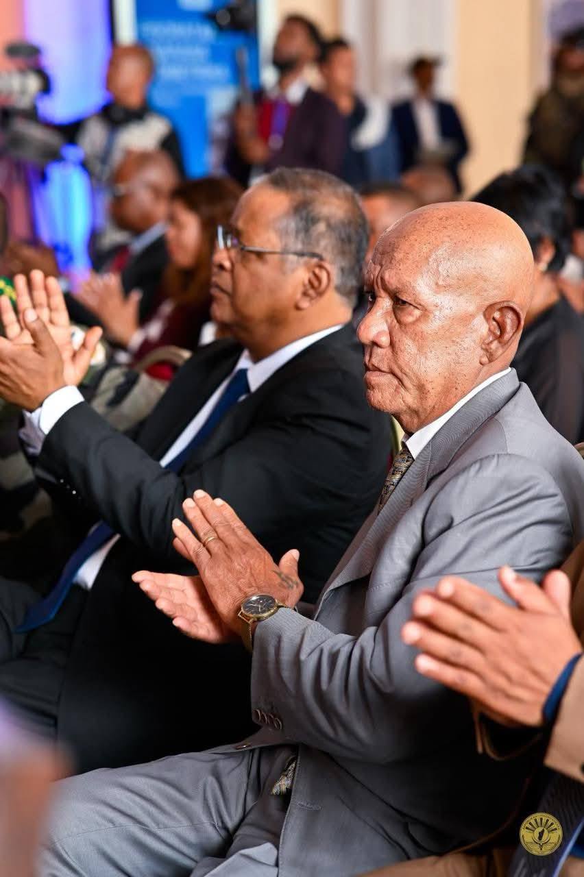 NISANTATRA NY FISORATANA ANARANA BIOMETRIKA NY FILOHAN' NY FANAVAOZANA NY REPOBLIKA SY IREO MPANOLOTSAINA AVO, IREO ANDRIMPANJAKANA, ARY NY GOVERNEMANTA