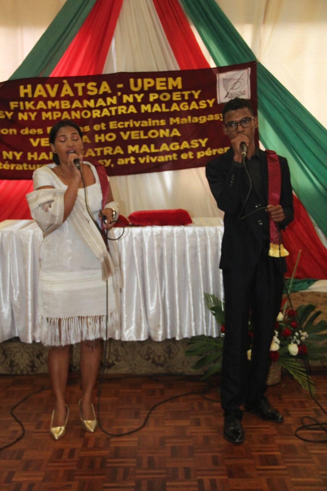 FIKAMBANAN' NY POETY SY MPANORATRA MALAGASY HAVATSA-UPEM, NOTOLORANA MARI-BONINAHITRY NY KANTO IREO MPANORATRA