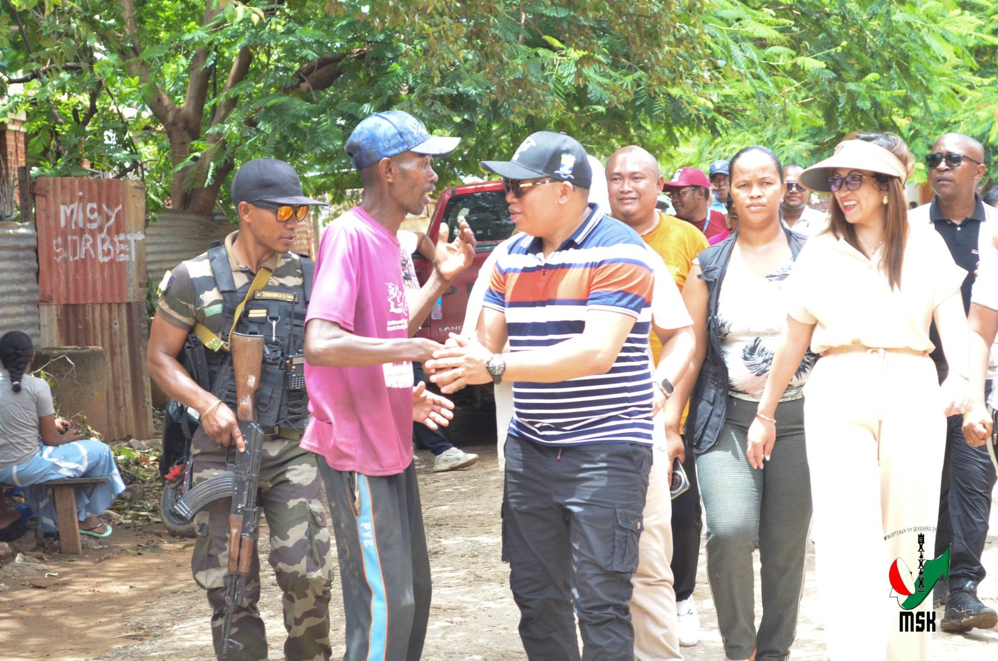 MIROTSAKA ENY AN-KIANJA NY FITONDRAM-PANJAKANA MANONTOLO MANAO TANAN-DAVA MAMONJY NY MPIRAY TANINDRAZANA