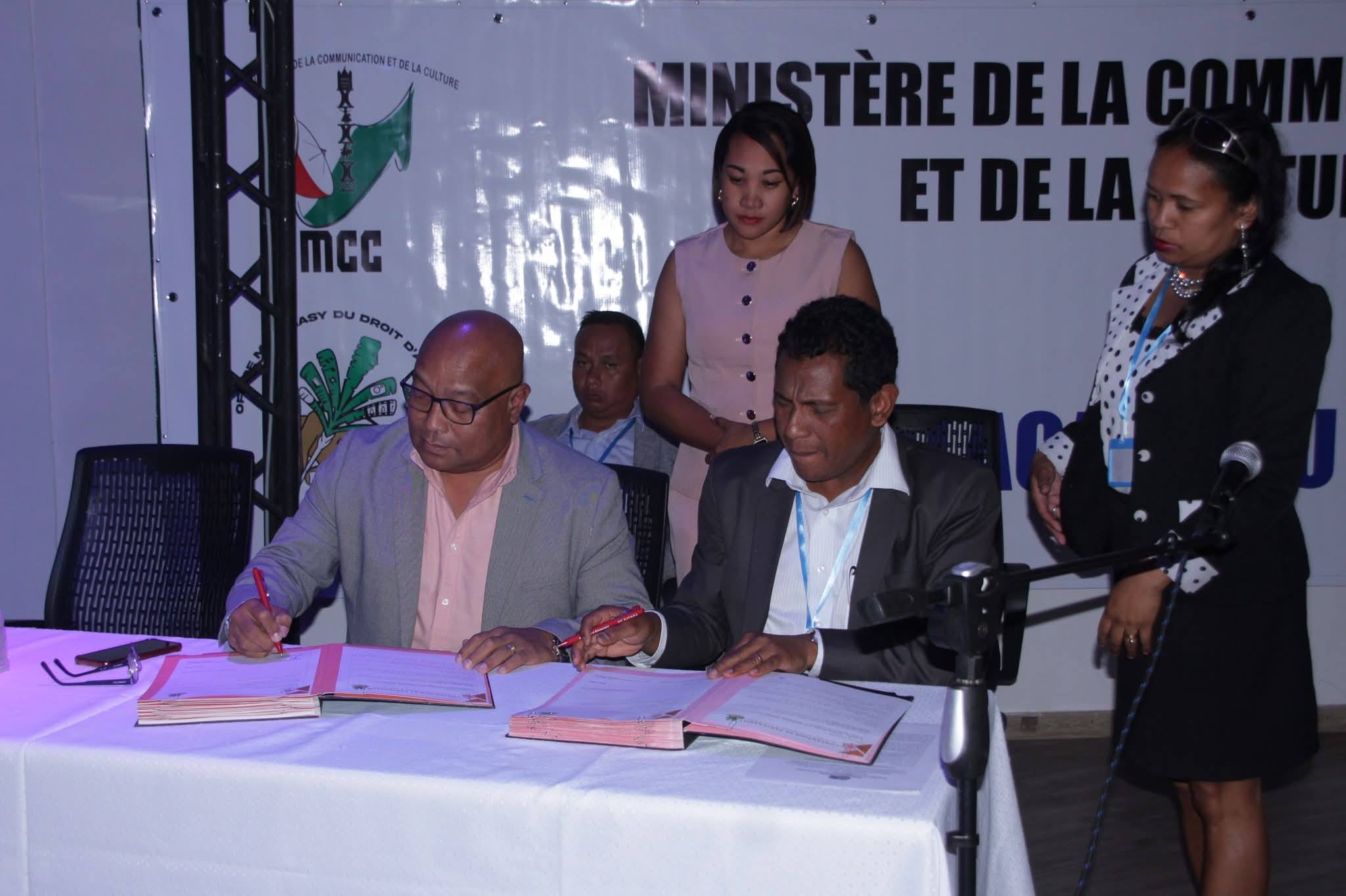 NAMPAHAFANTARINA NANDRITRA NY FIVORIAMBEN' NY MPANAKANTO SY MPAMORONA IREO FANAVAOZANA EO ANIVON' NY OMDA