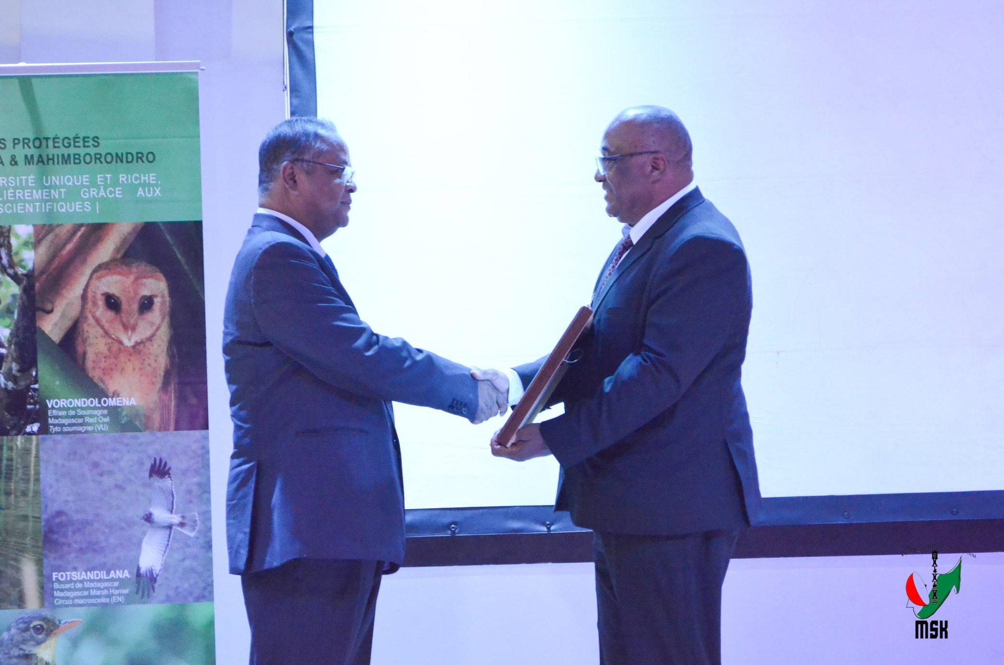 NOTOLORAN' NY AJE-FIKAMBANAN' NY MPANAO GAZETY MIKIRAKIRA NY TONTOLO IAINANA MARI-PANKASITAHANA IREO OLO-MALAZAN' NY FIKAROHANA ARA-TSIANSA