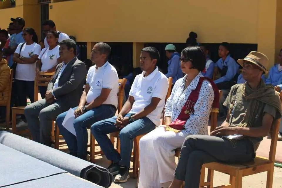 LITERATIORA MITETY SEKOLY