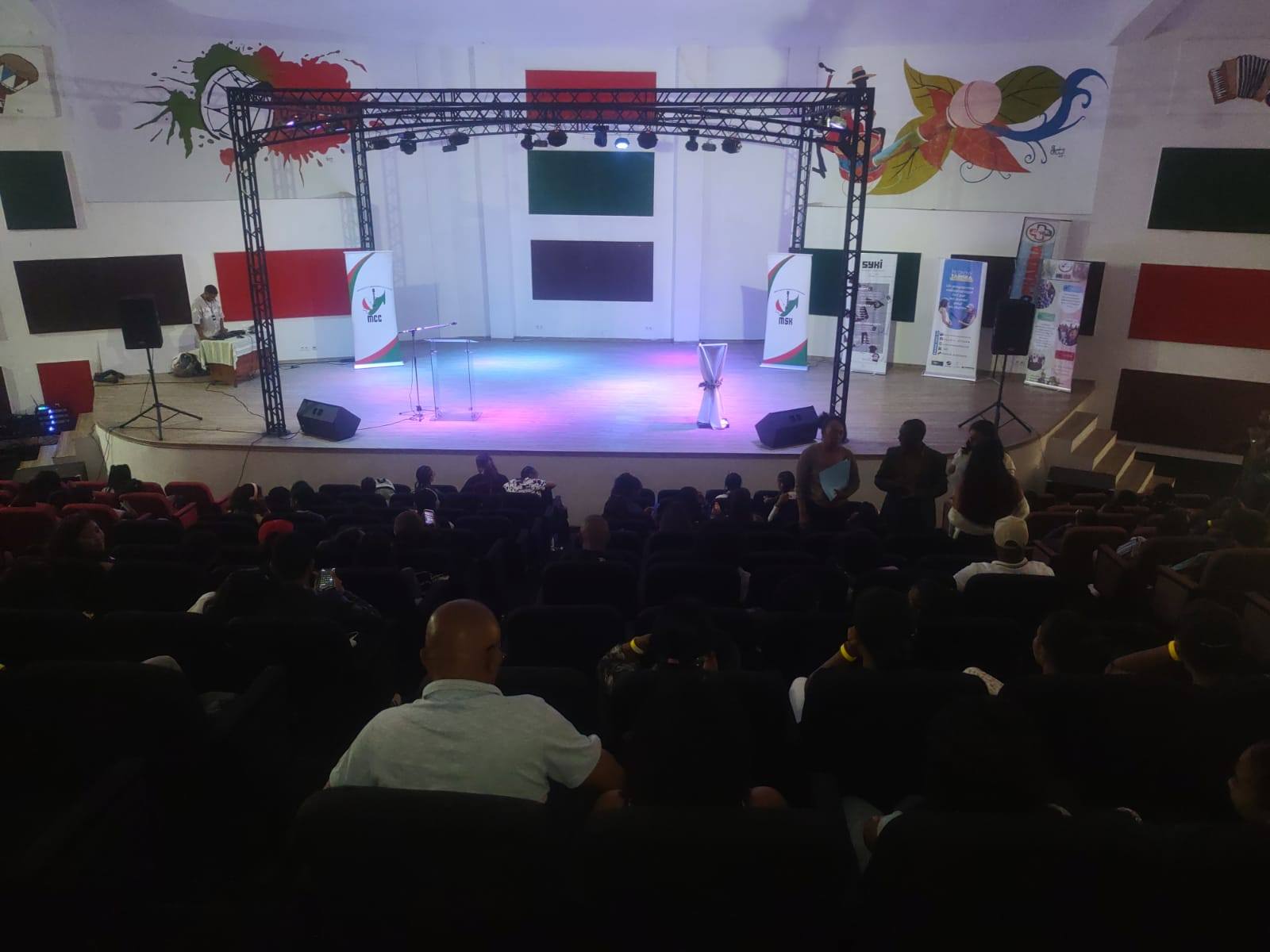 ANJARAN' NY TANORA INDRAY ANDROANY NO NANOLOTRA HETSIKA ARA-KOLONTSAINA EO AMIN' NY TONTOLON' NY DIHY AN-TANAN-DEHIBE