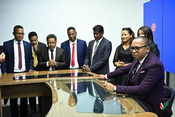 RADIO OASIS 106.4 FM