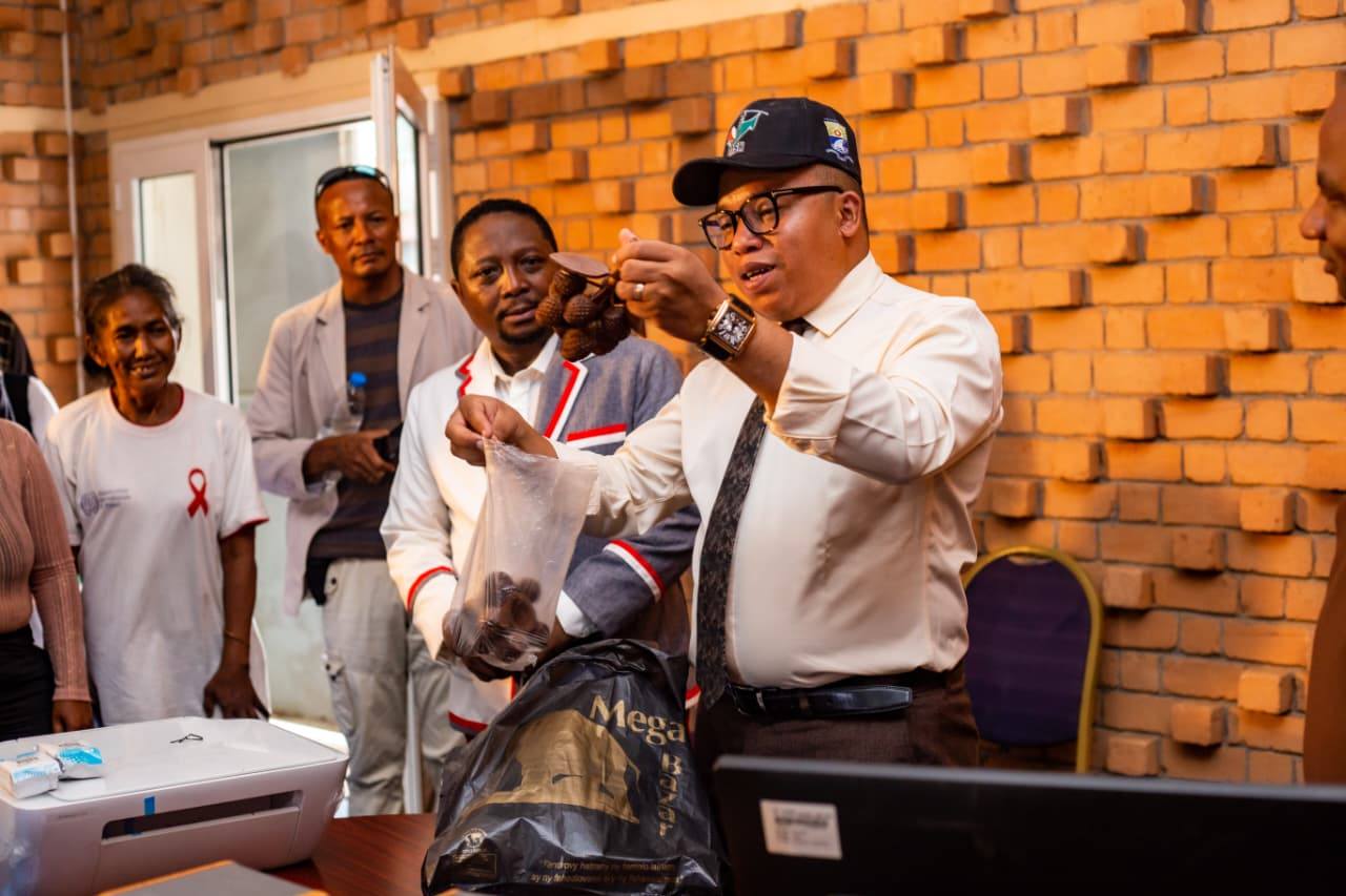 NANDRITRA NY FIDINANA IFOTONY TANTERAHINY AO TOAMASINA.