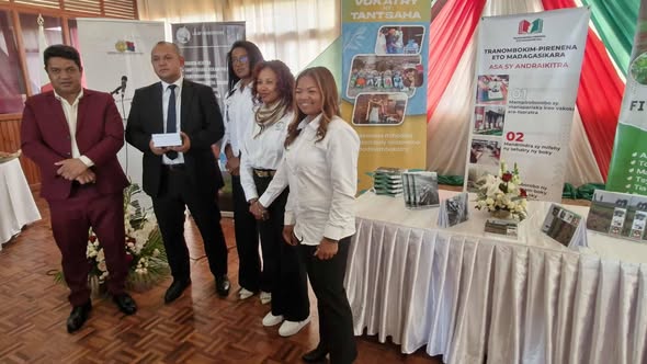 𝐋À𝐋A𝐍’𝐈 𝐌A𝐃A𝐆A𝐒I𝐊A𝐑A